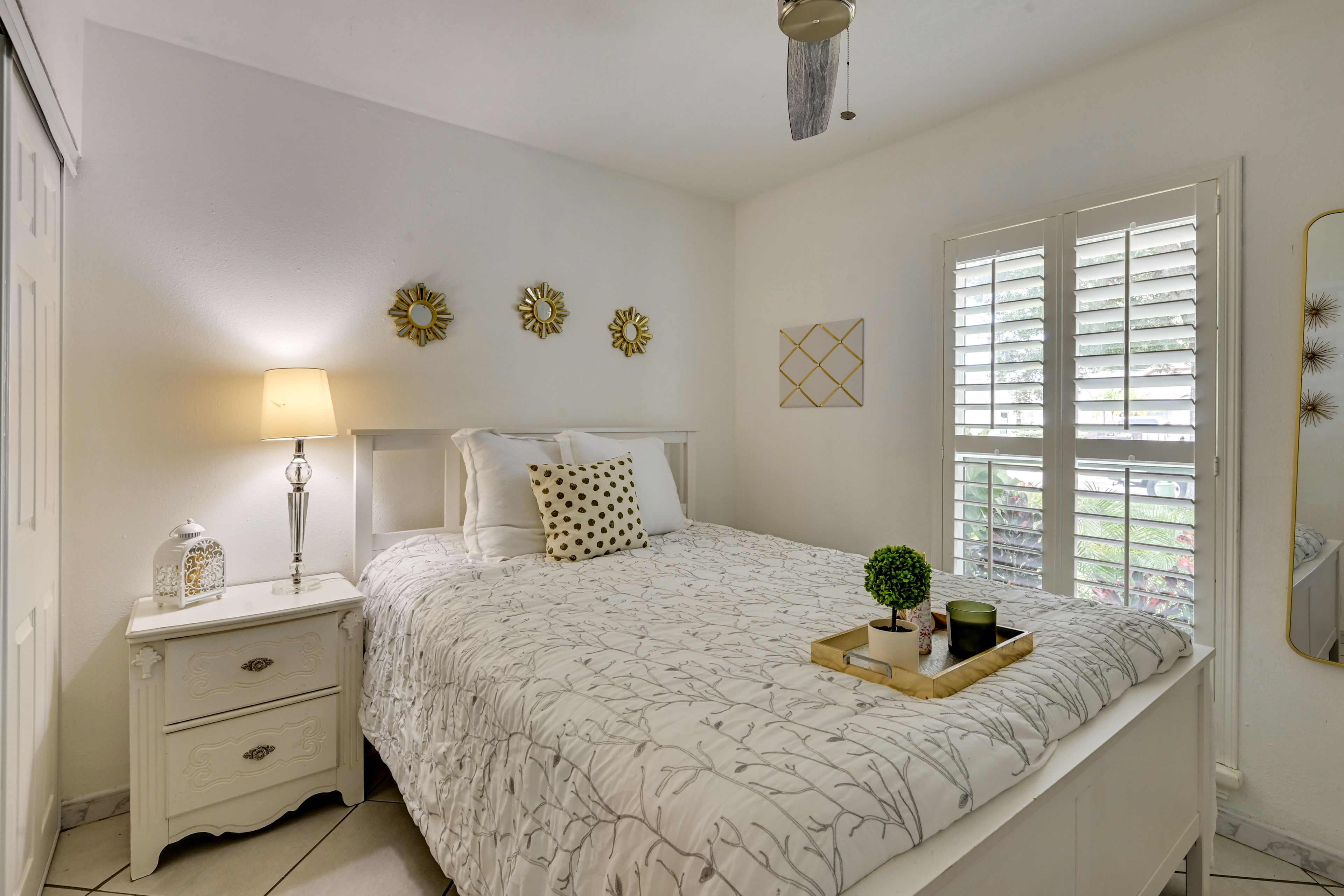 Bedroom 2 | Queen Bed
