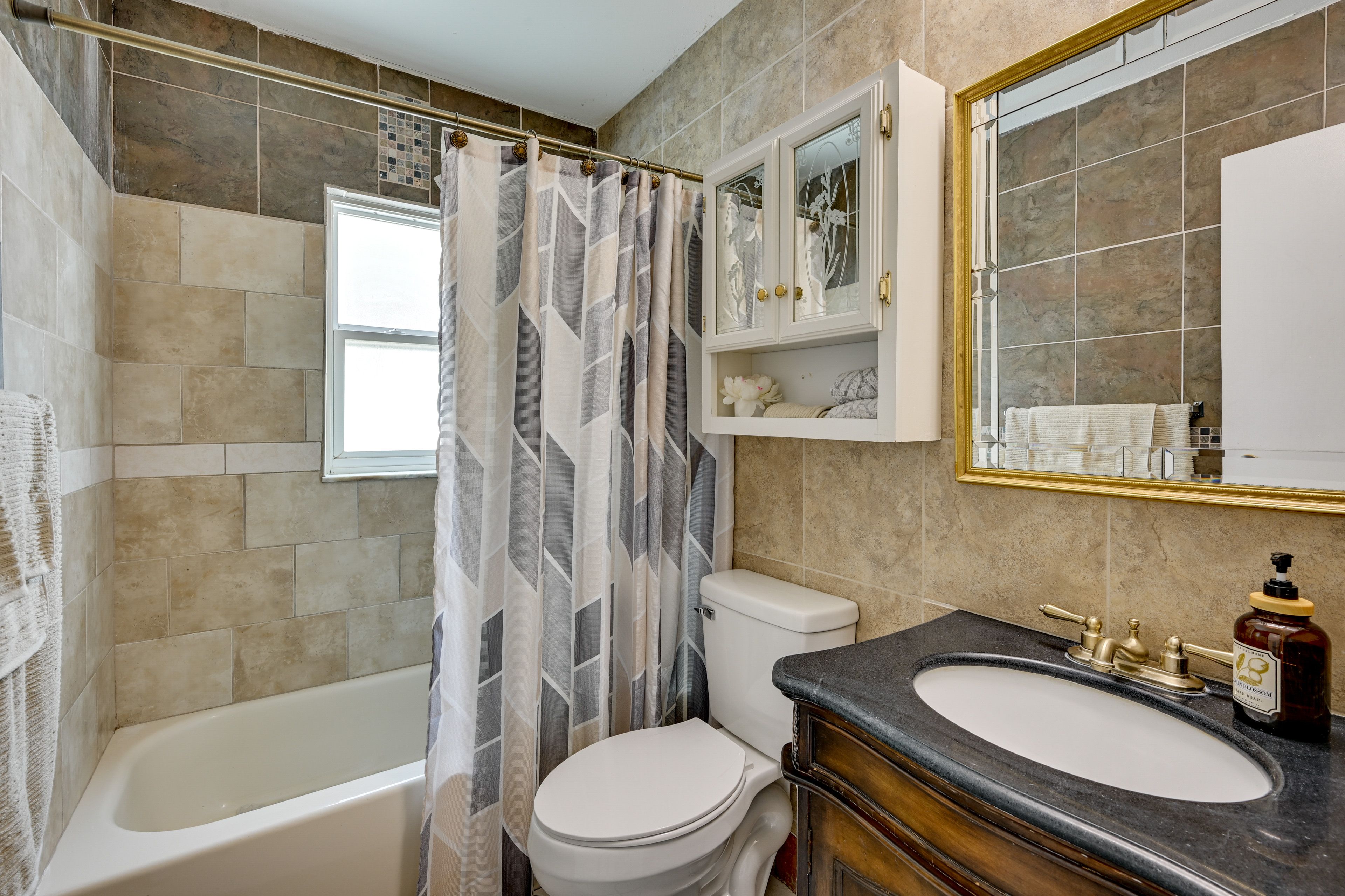Full Bathroom