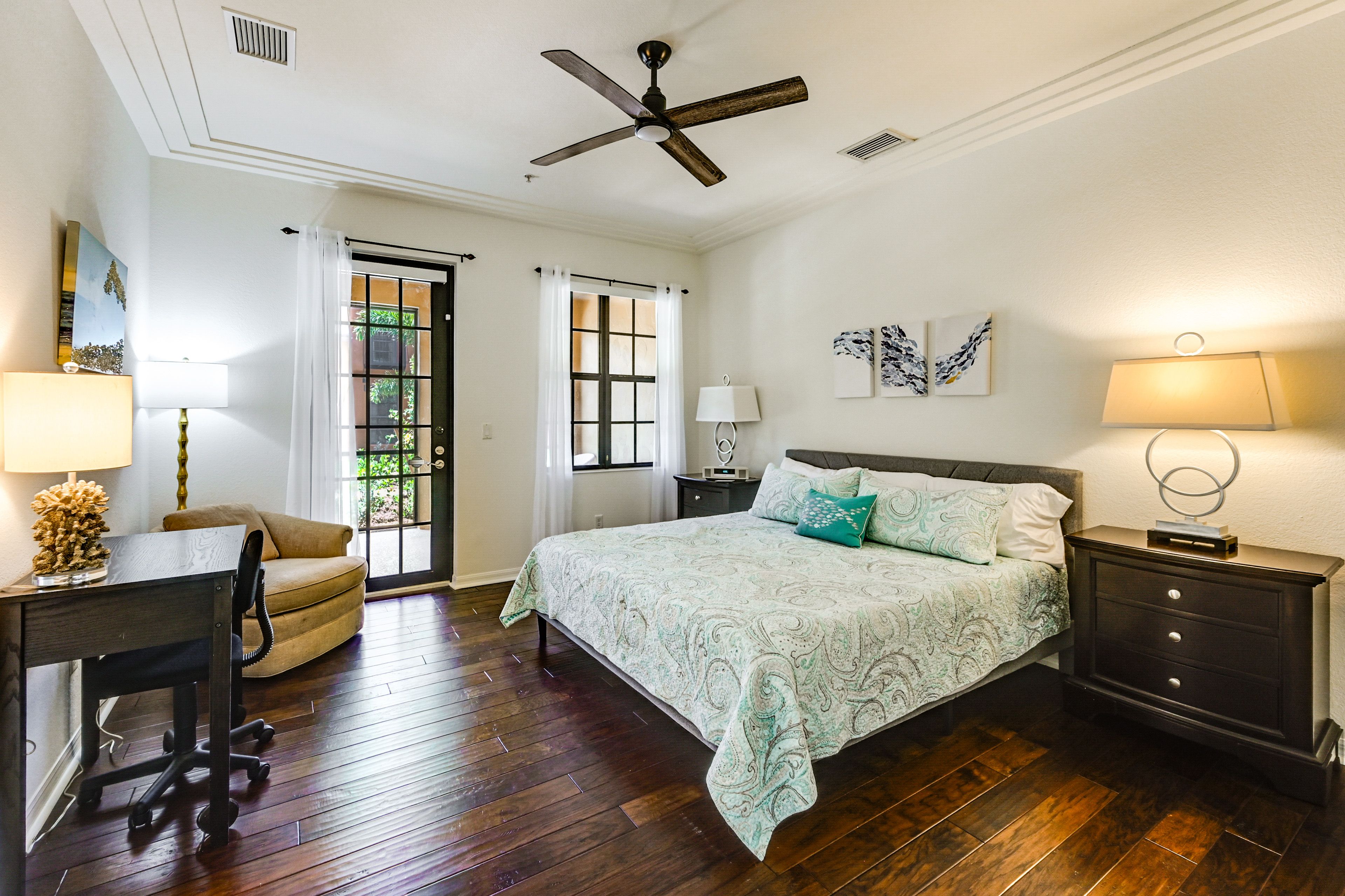Bedroom | King Bed | Desk
