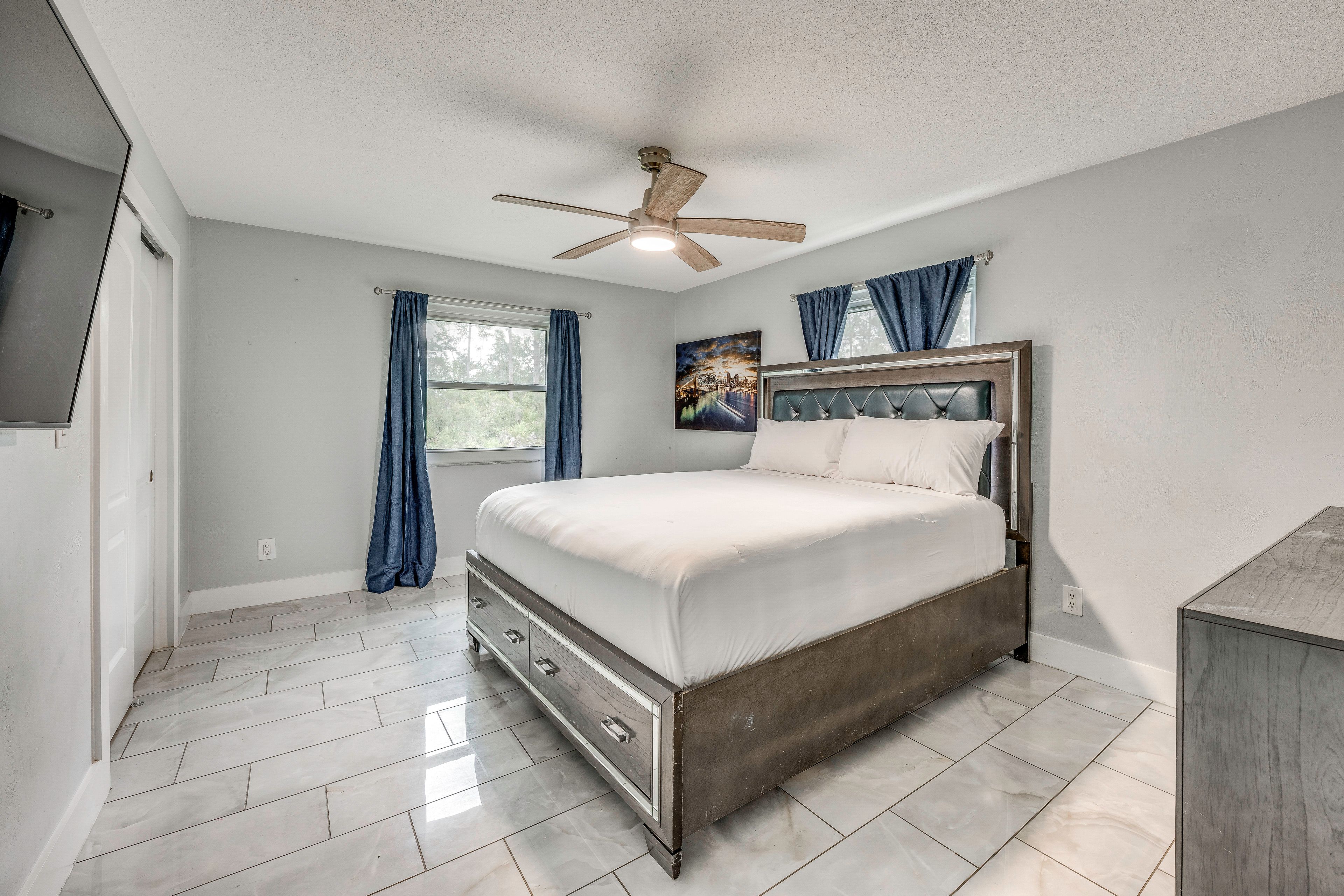 Bedroom 2 | King Bed
