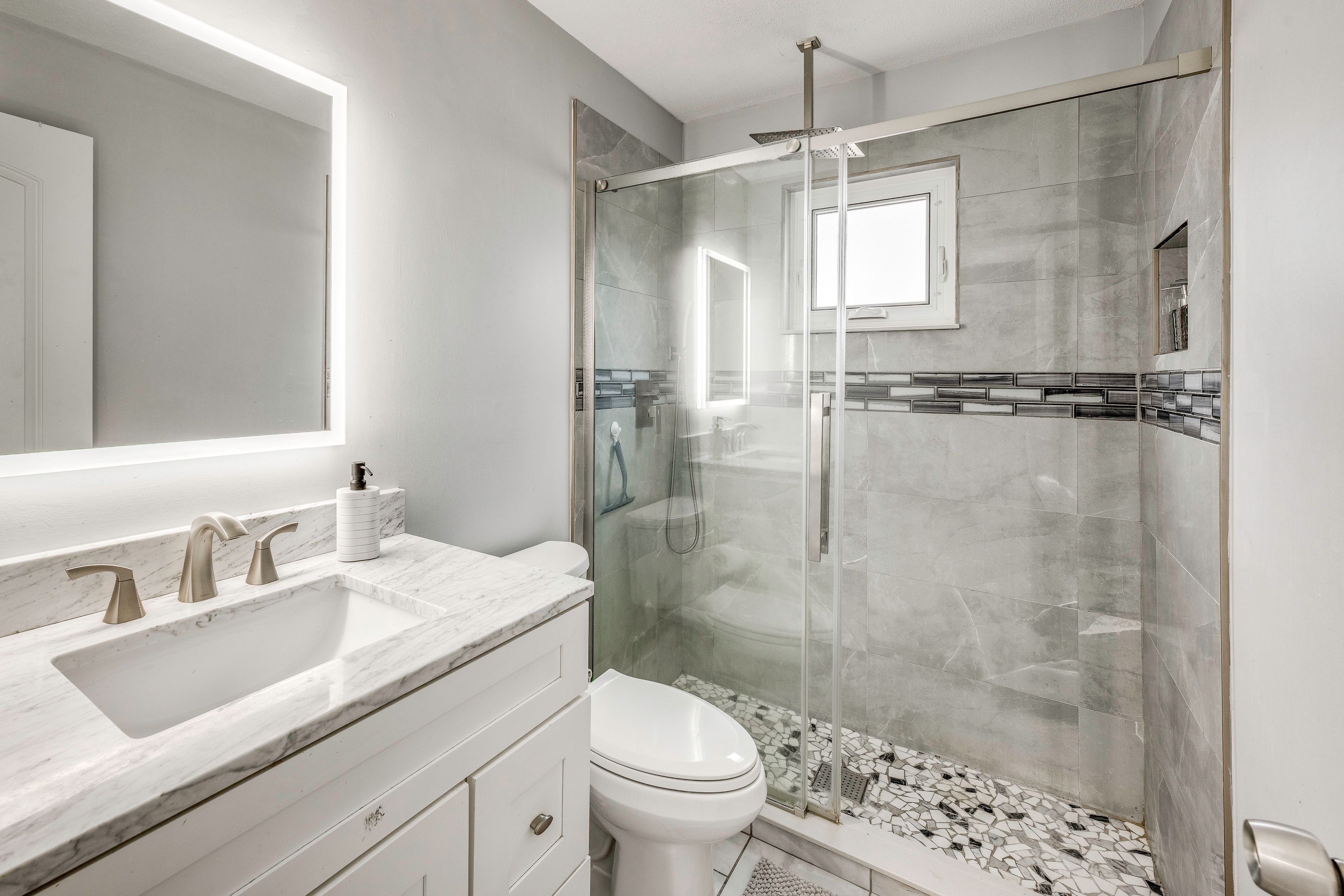 Full Bathroom