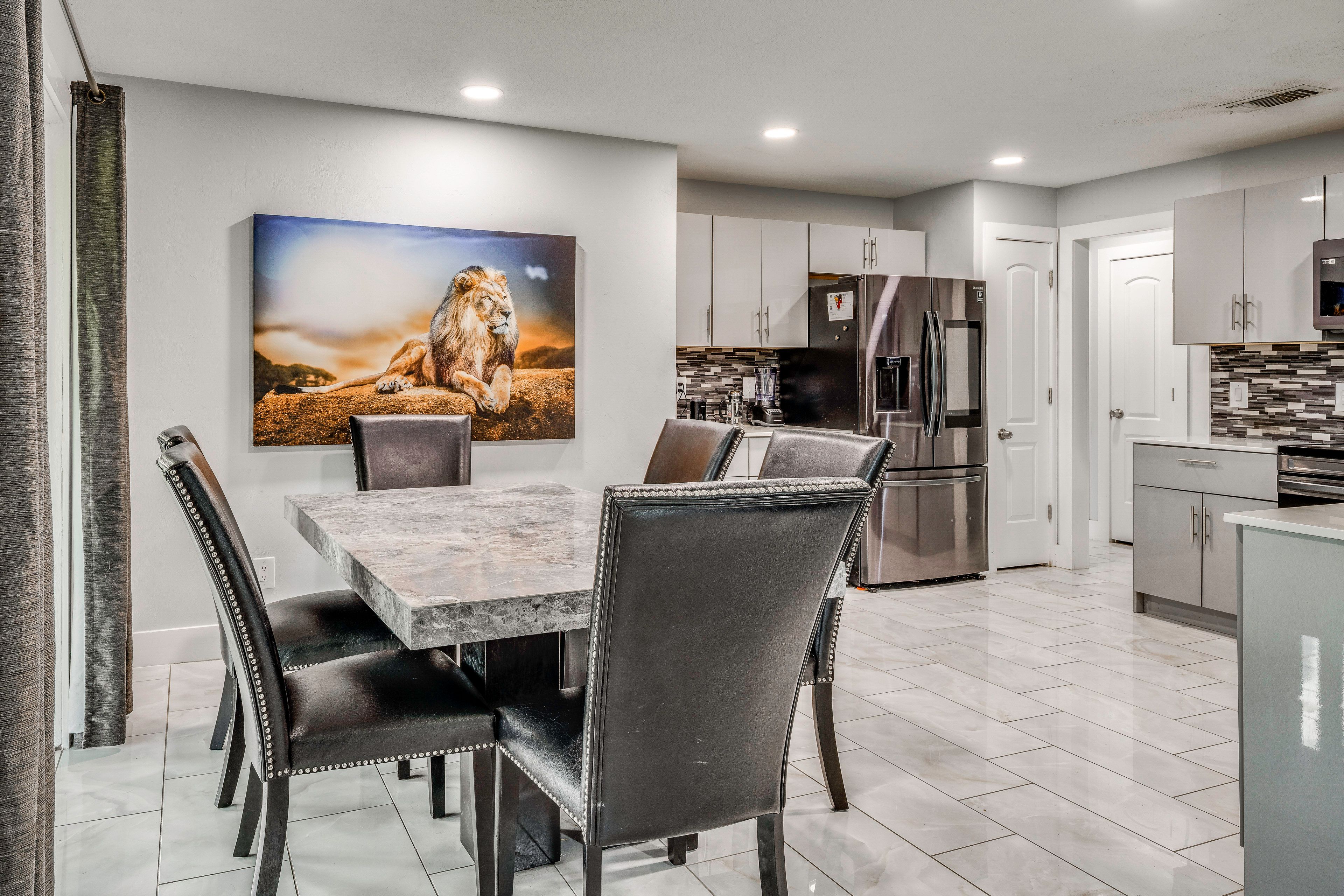 Kitchen & Dining Area