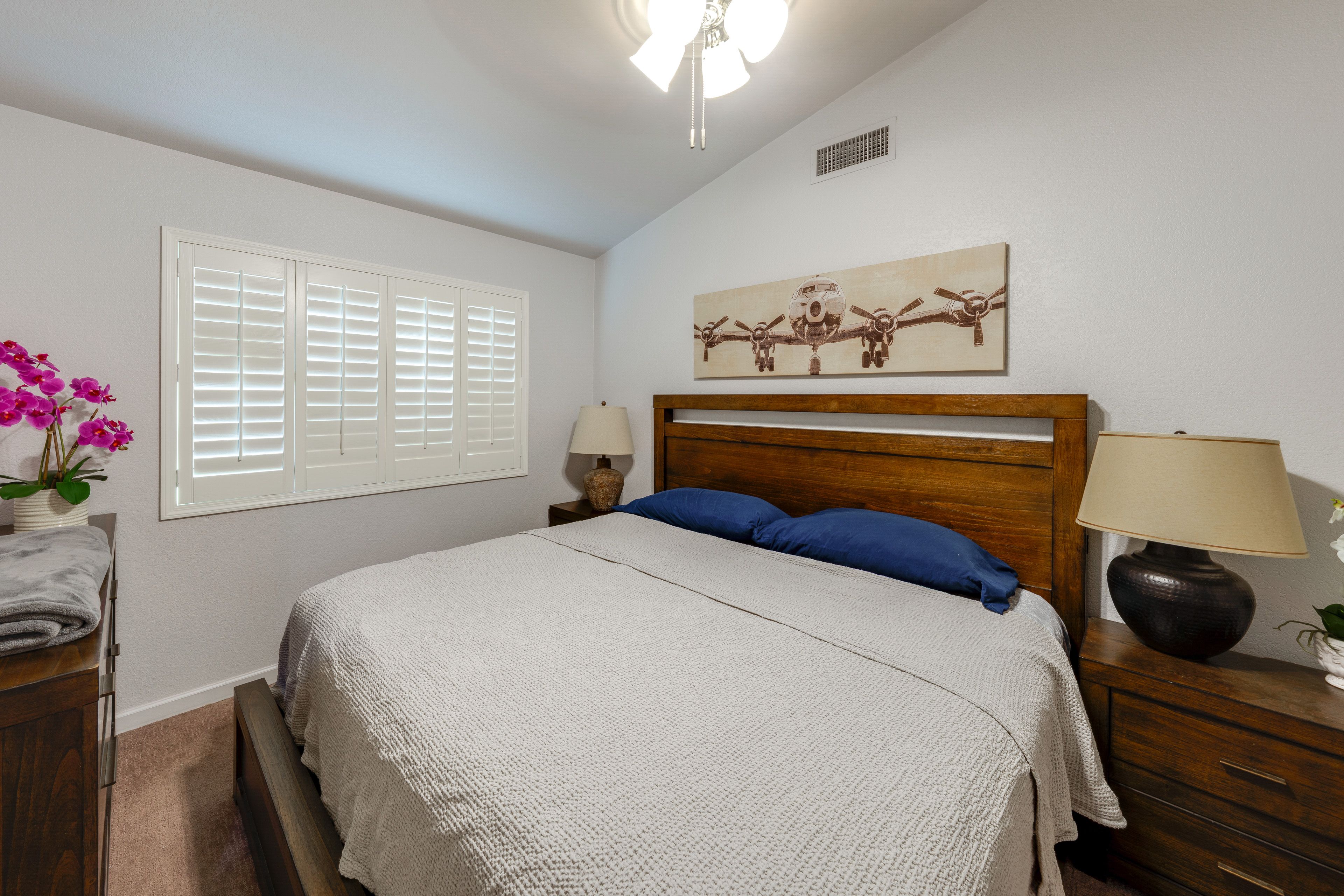 Bedroom 1 | King Bed