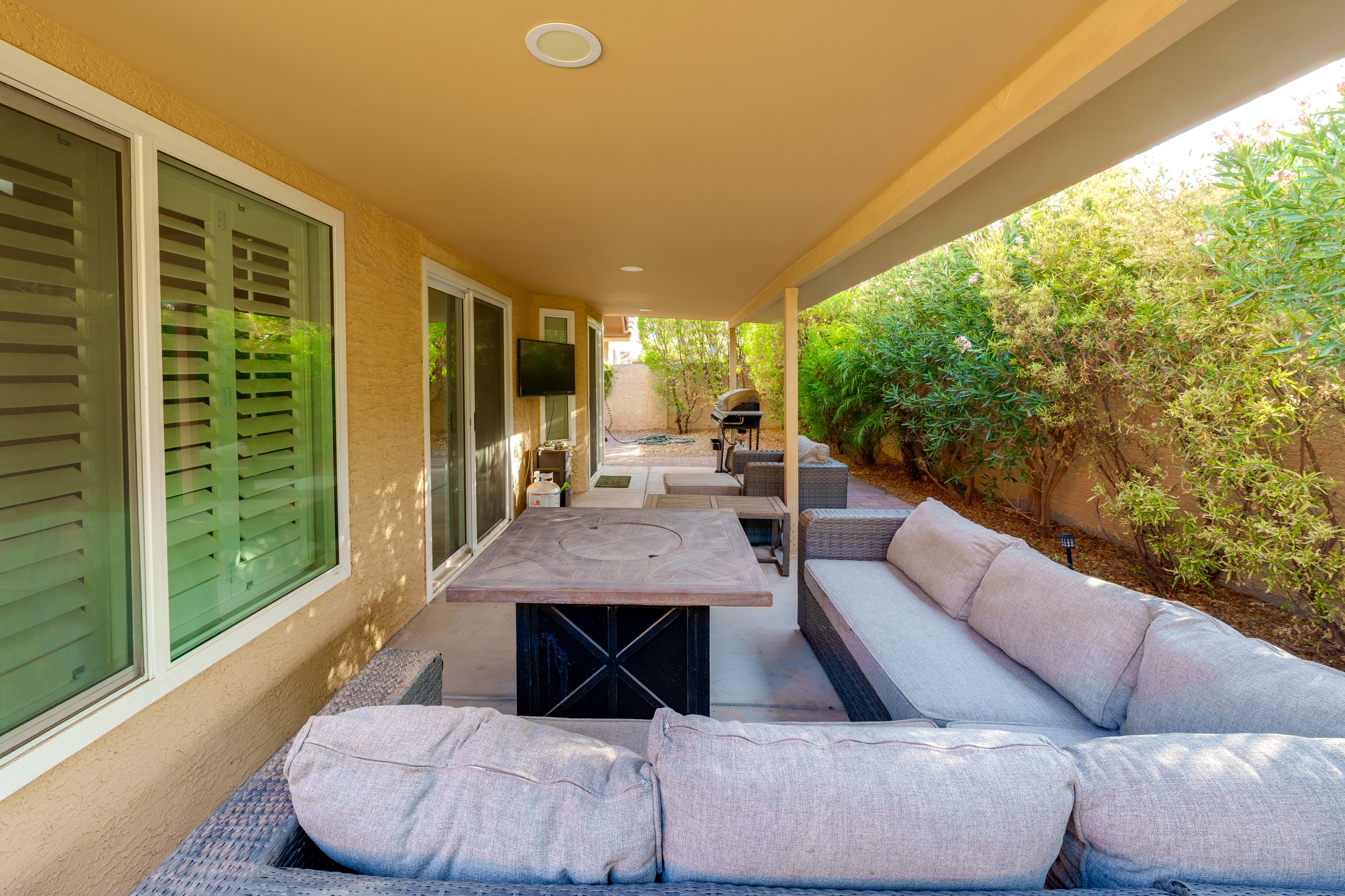 Covered Patio | Gas Grill