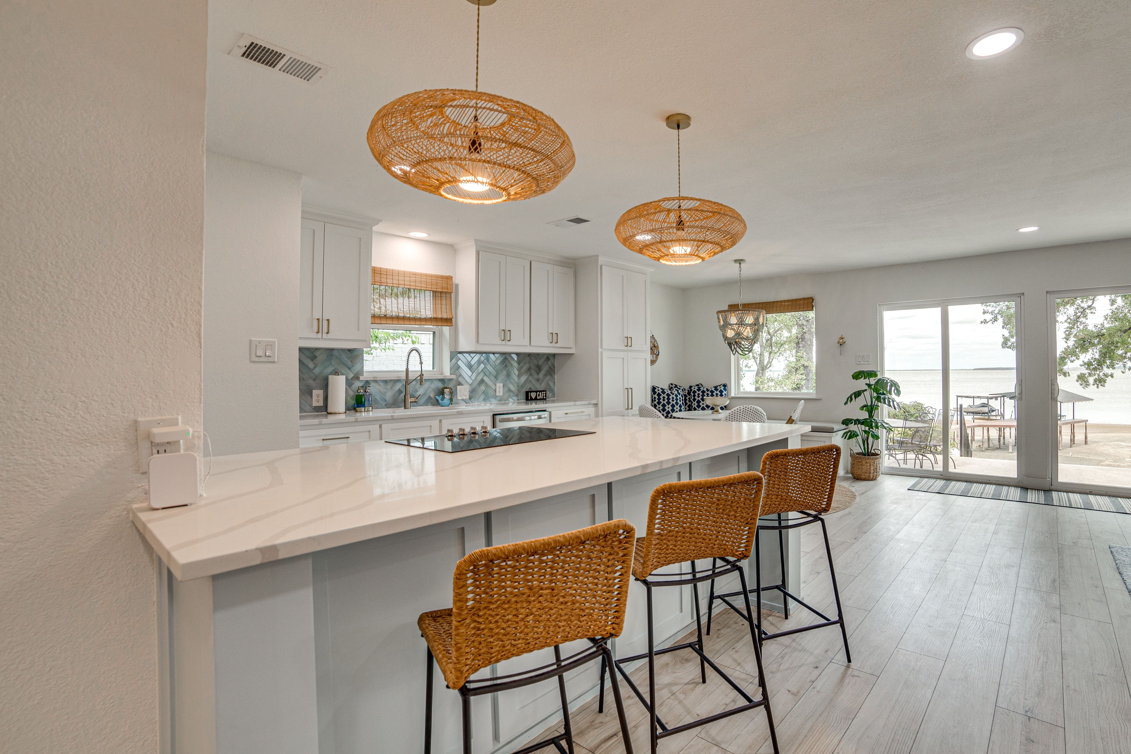 Breakfast Bar Dining