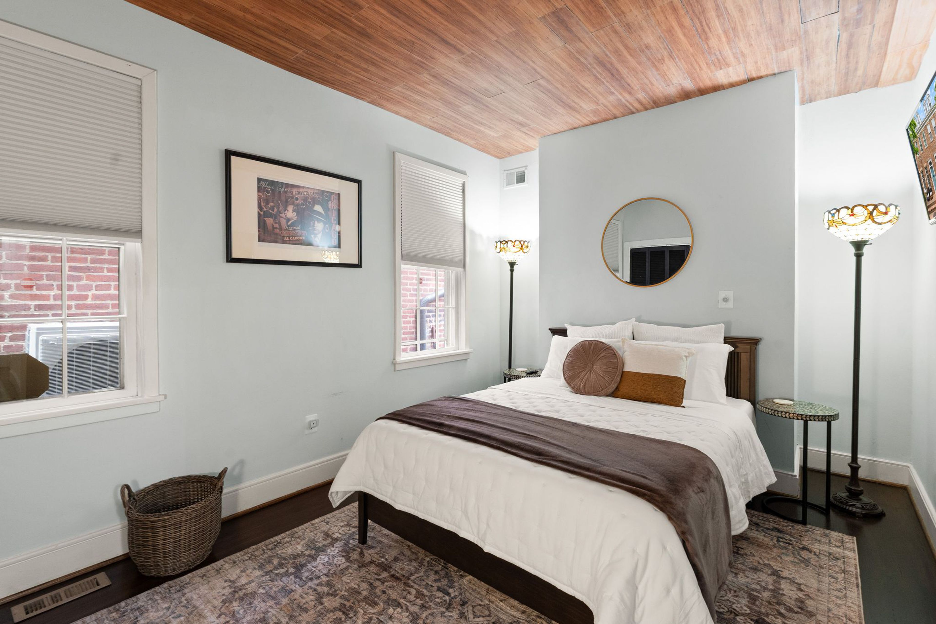 Bedroom 1 | Queen Bed | 1st Floor