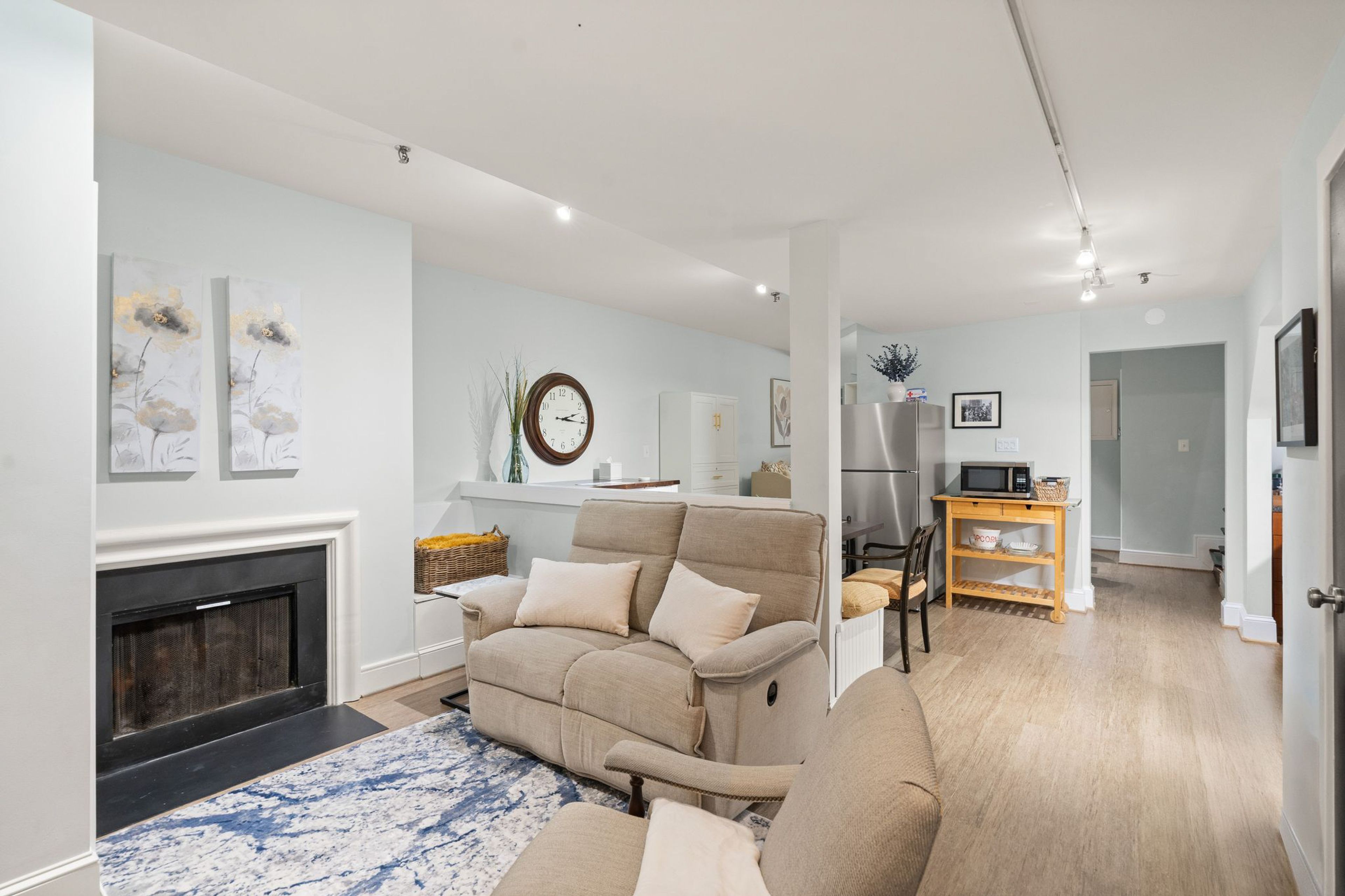 Alexandria Vacation Rental | 2BR | 1 Full BA 2 Half BA | 1,230 Sq Ft