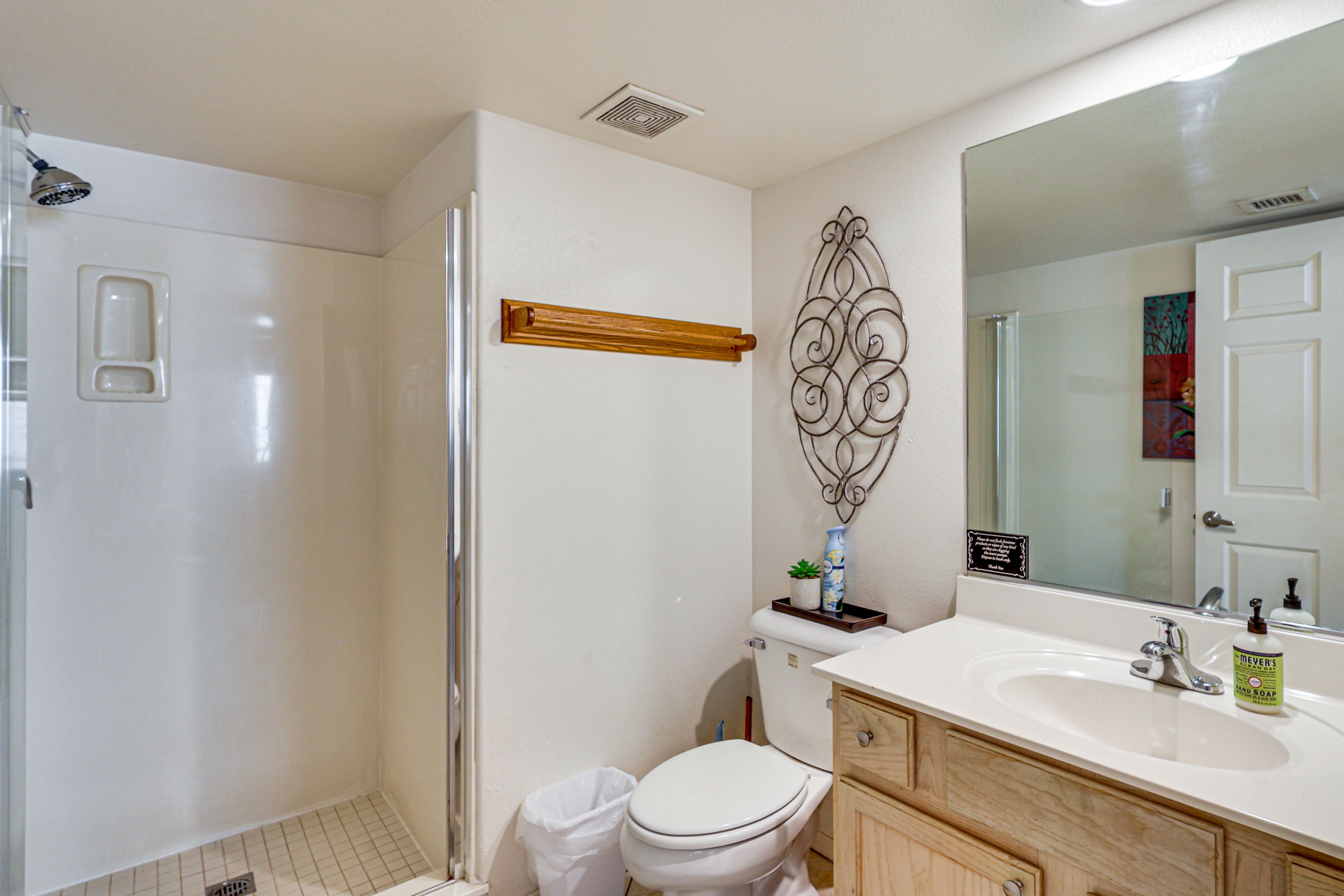 Full Bathroom | Towels & Linens Provided