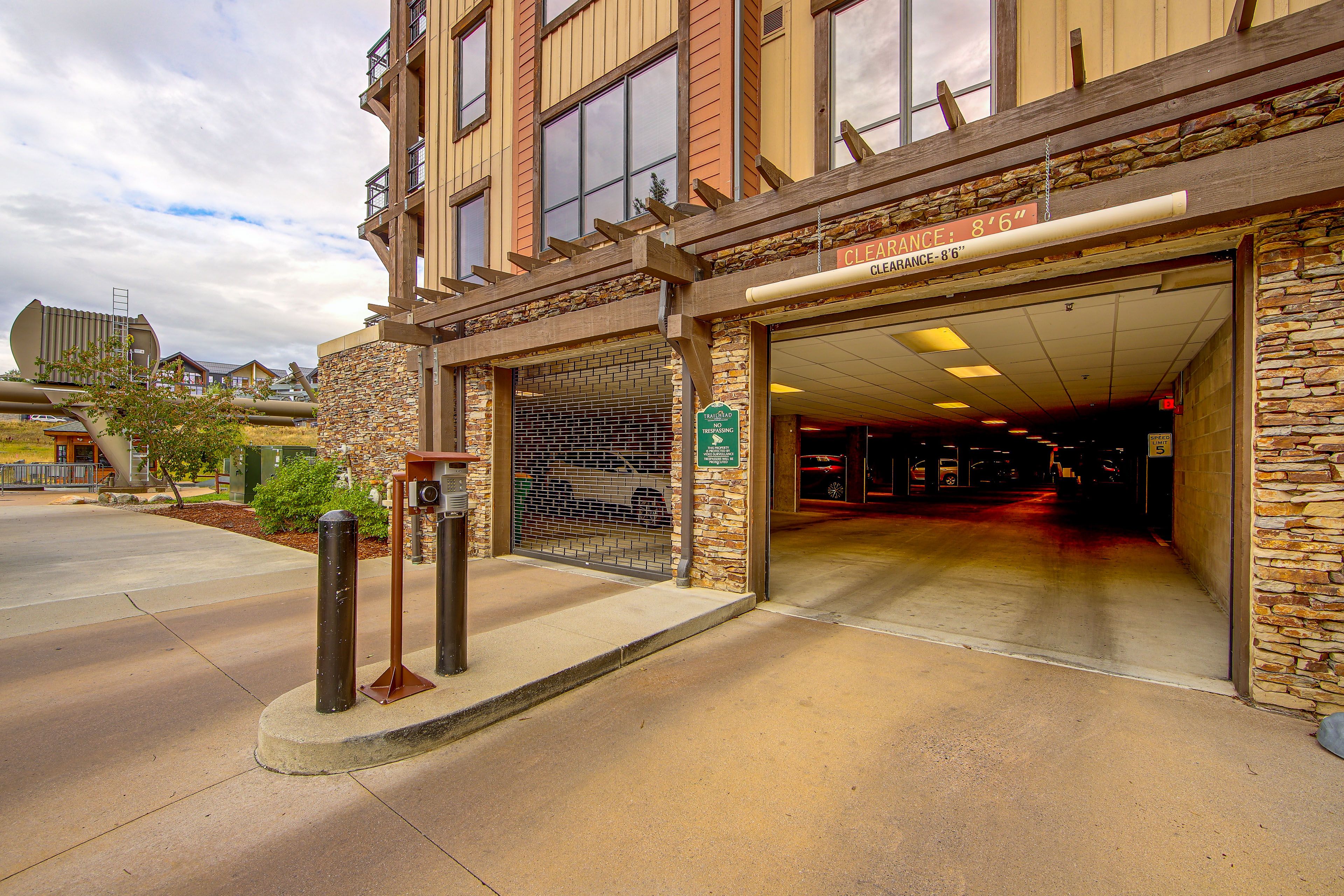 Parking Garage | 1 Vehicle & 1 Bike