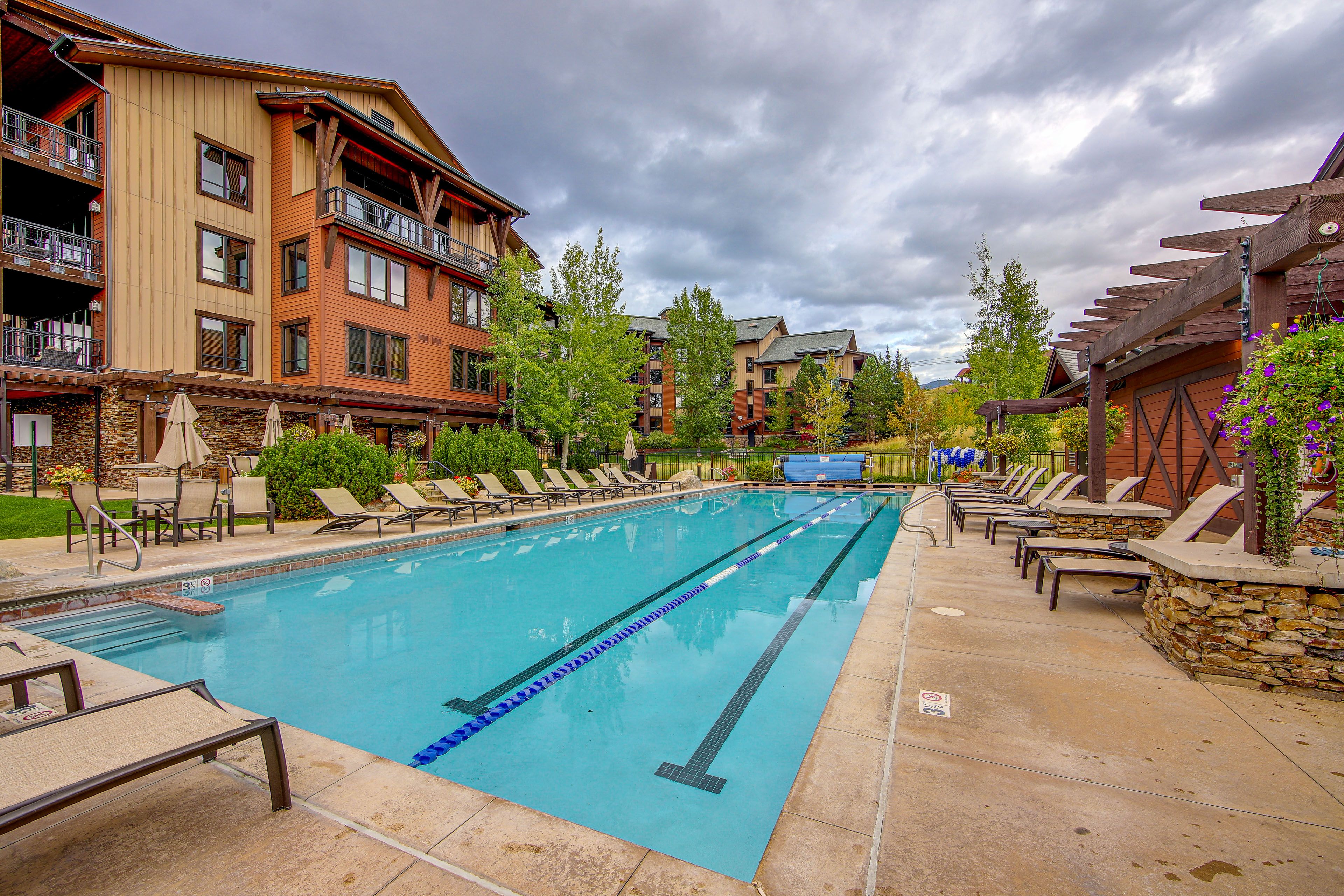 Trailhead Lodge | Outdoor Pool