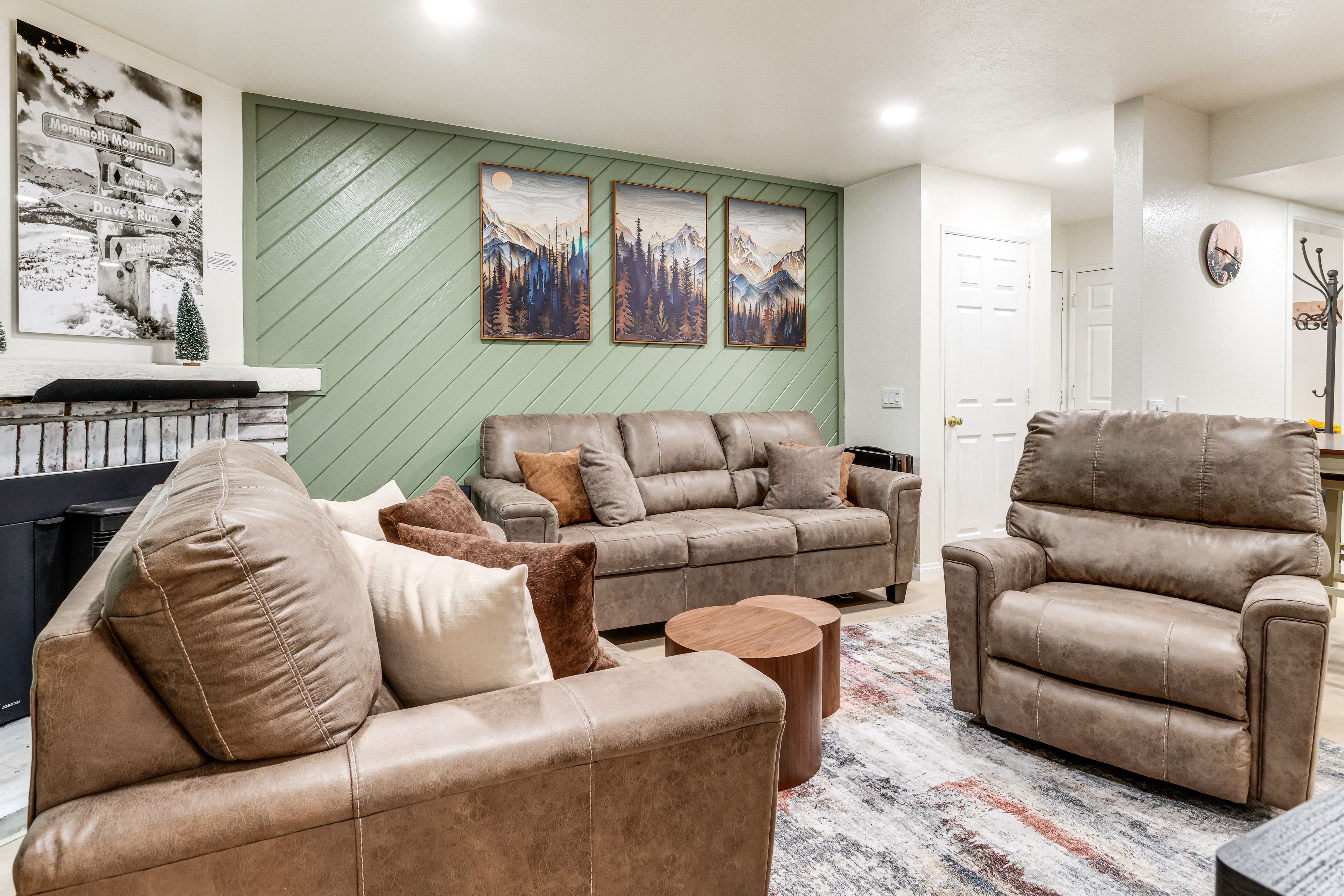 Living Room | Queen Sleeper Sofa | Smart TV
