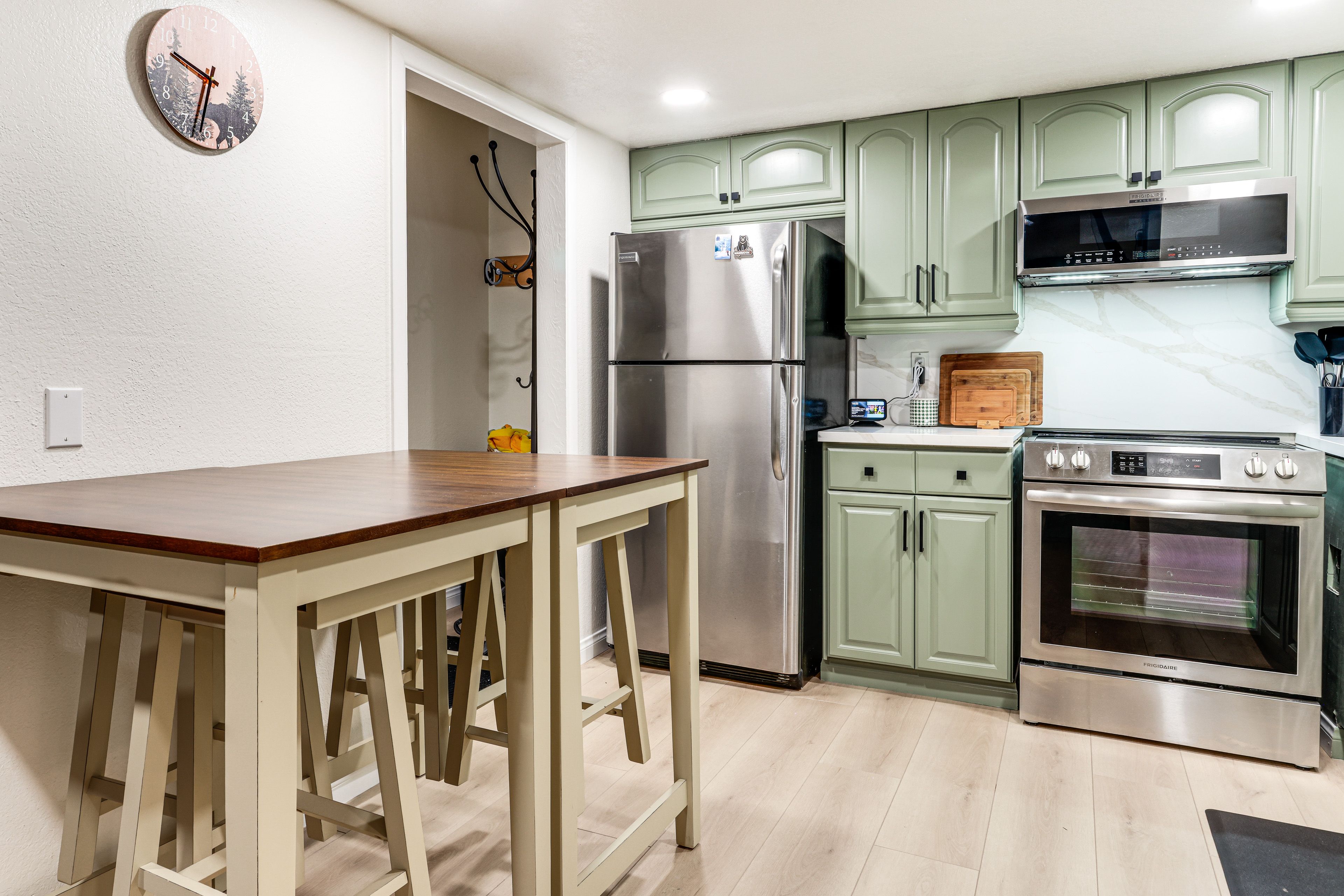 Kitchen | Refrigerator