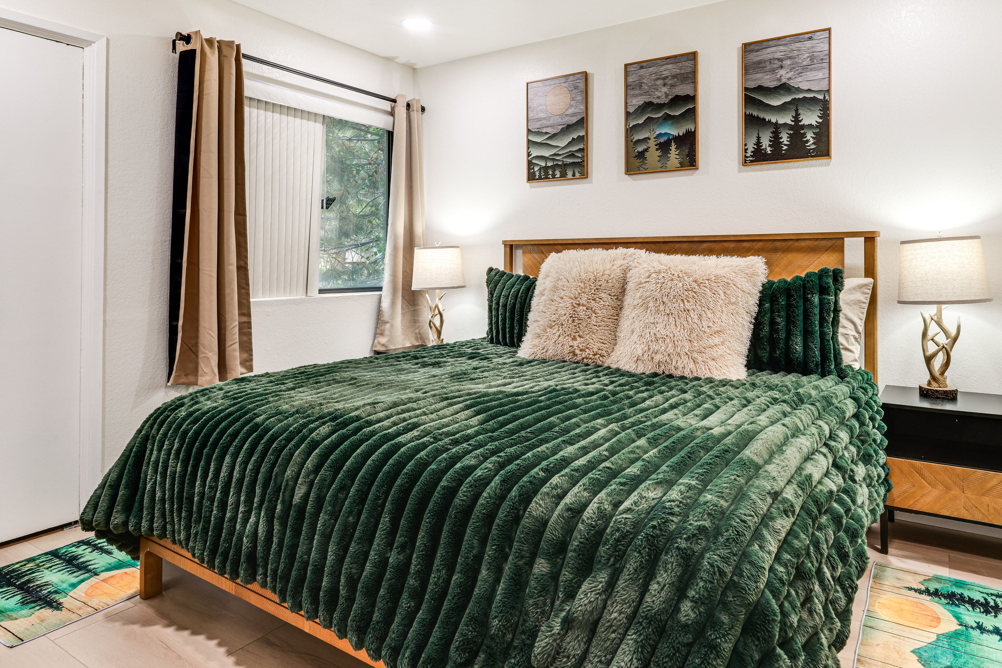 Bedroom | King Bed
