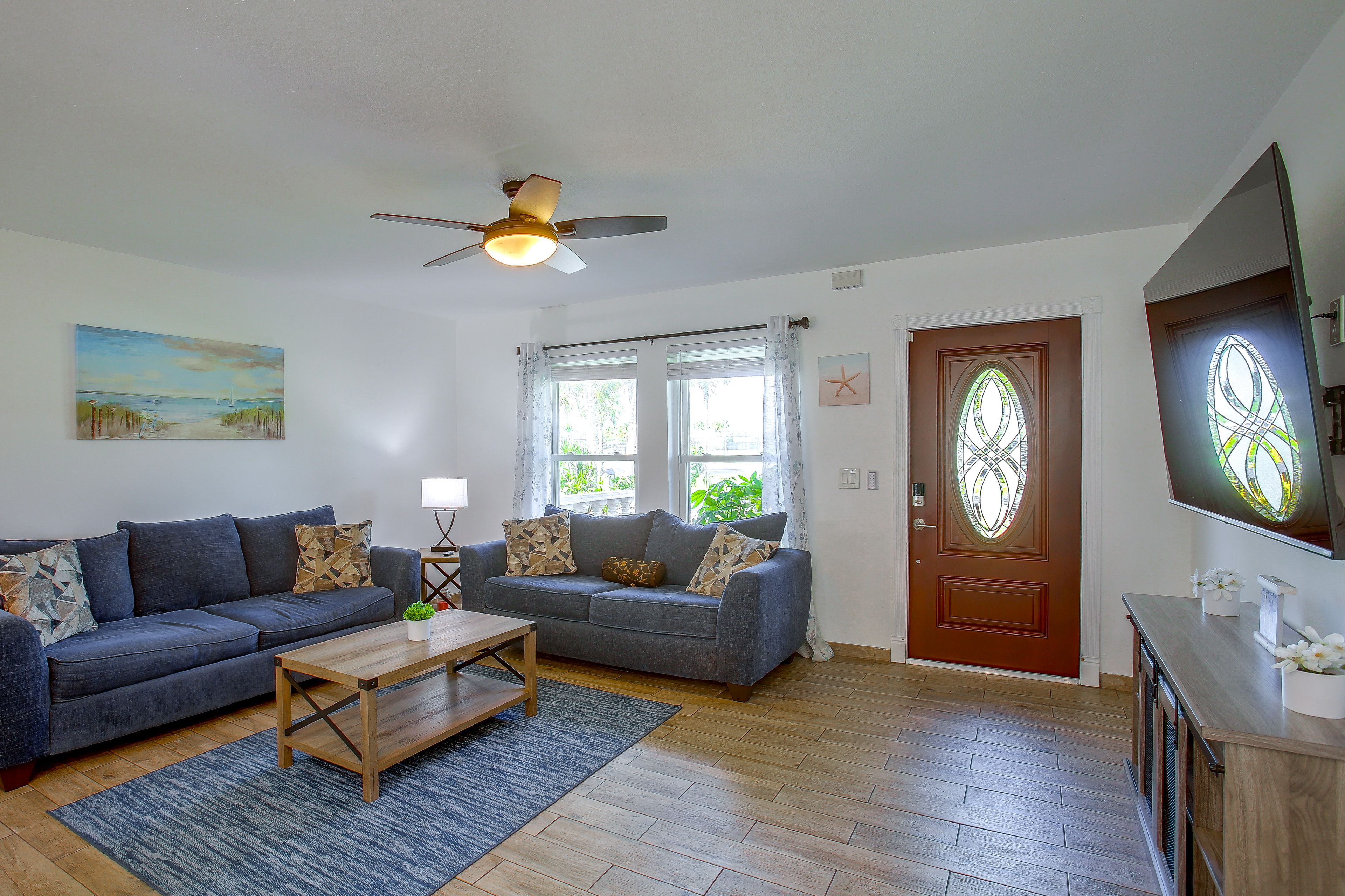 Living Room | Queen Sleeper Sofa | Smart TV
