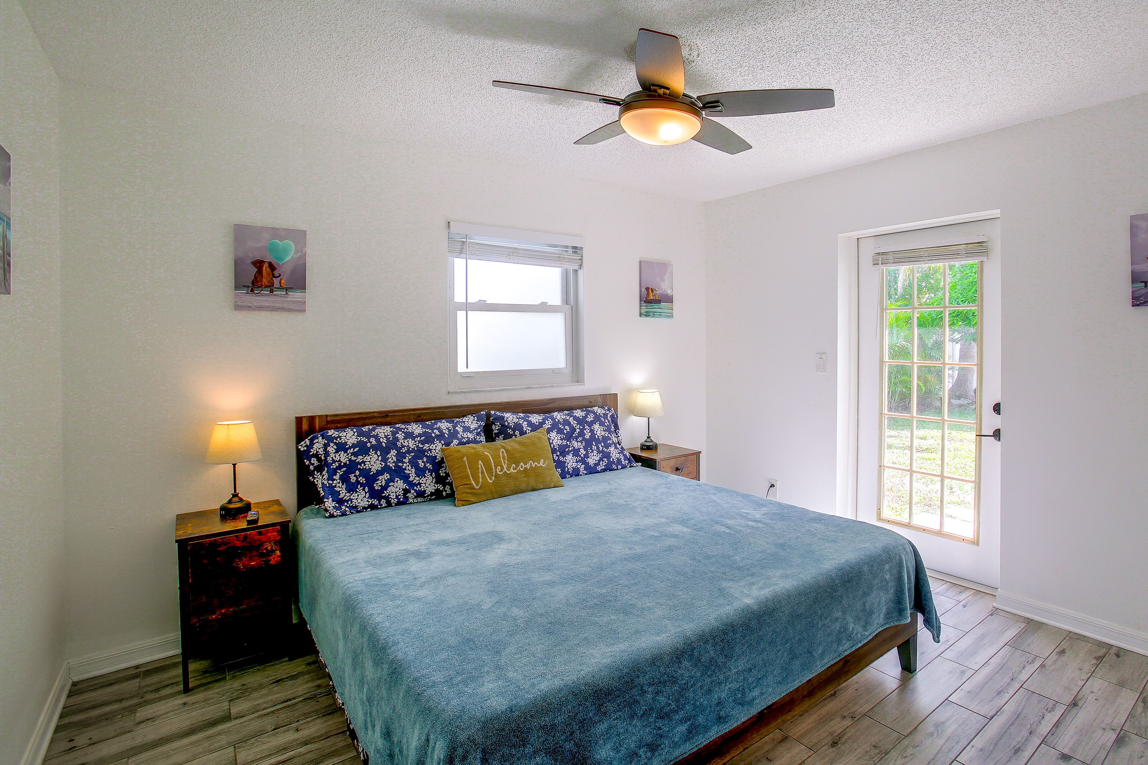 Bedroom | King Bed | Smart TV