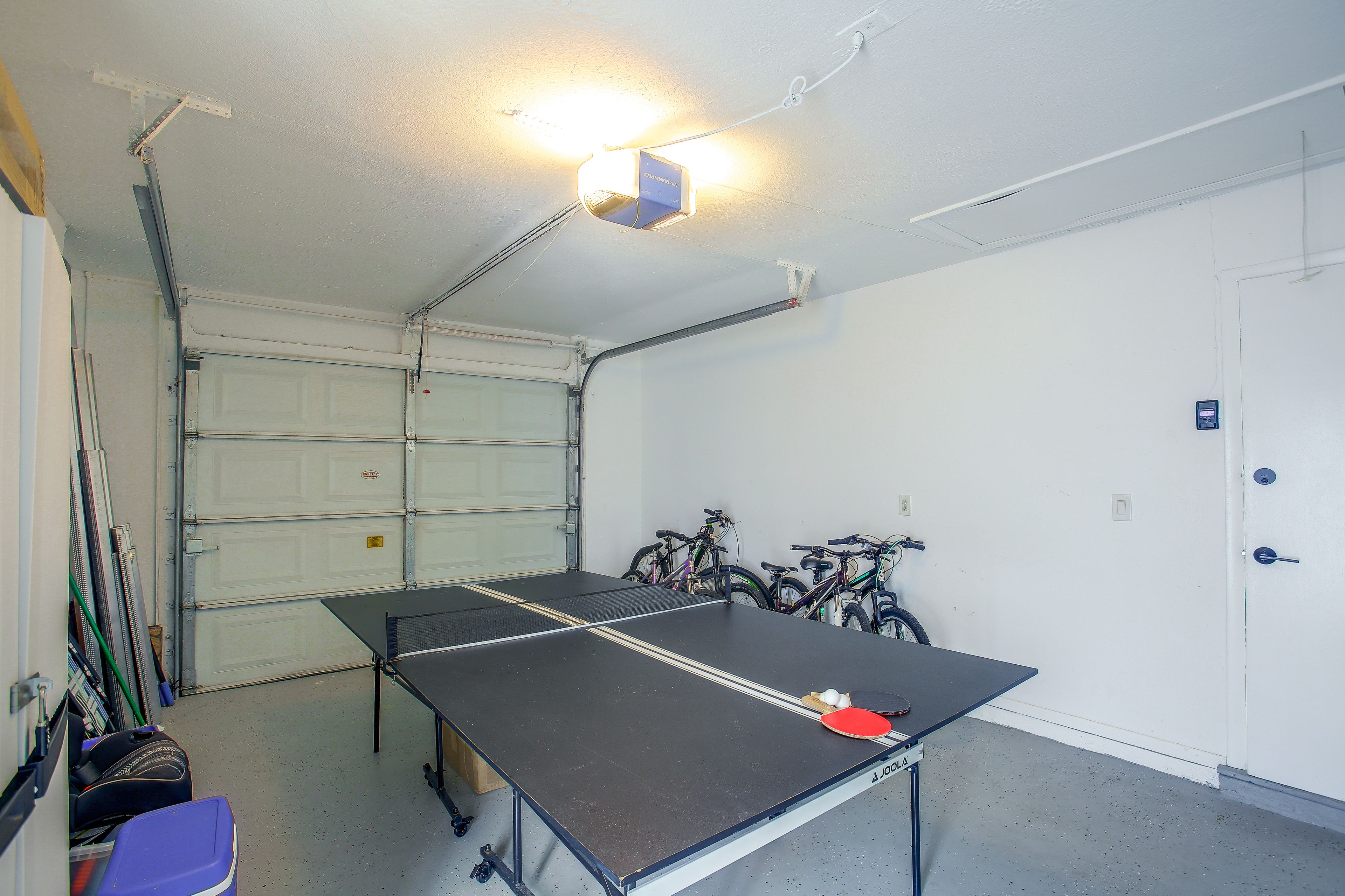 Garage | Ping-Pong Table
