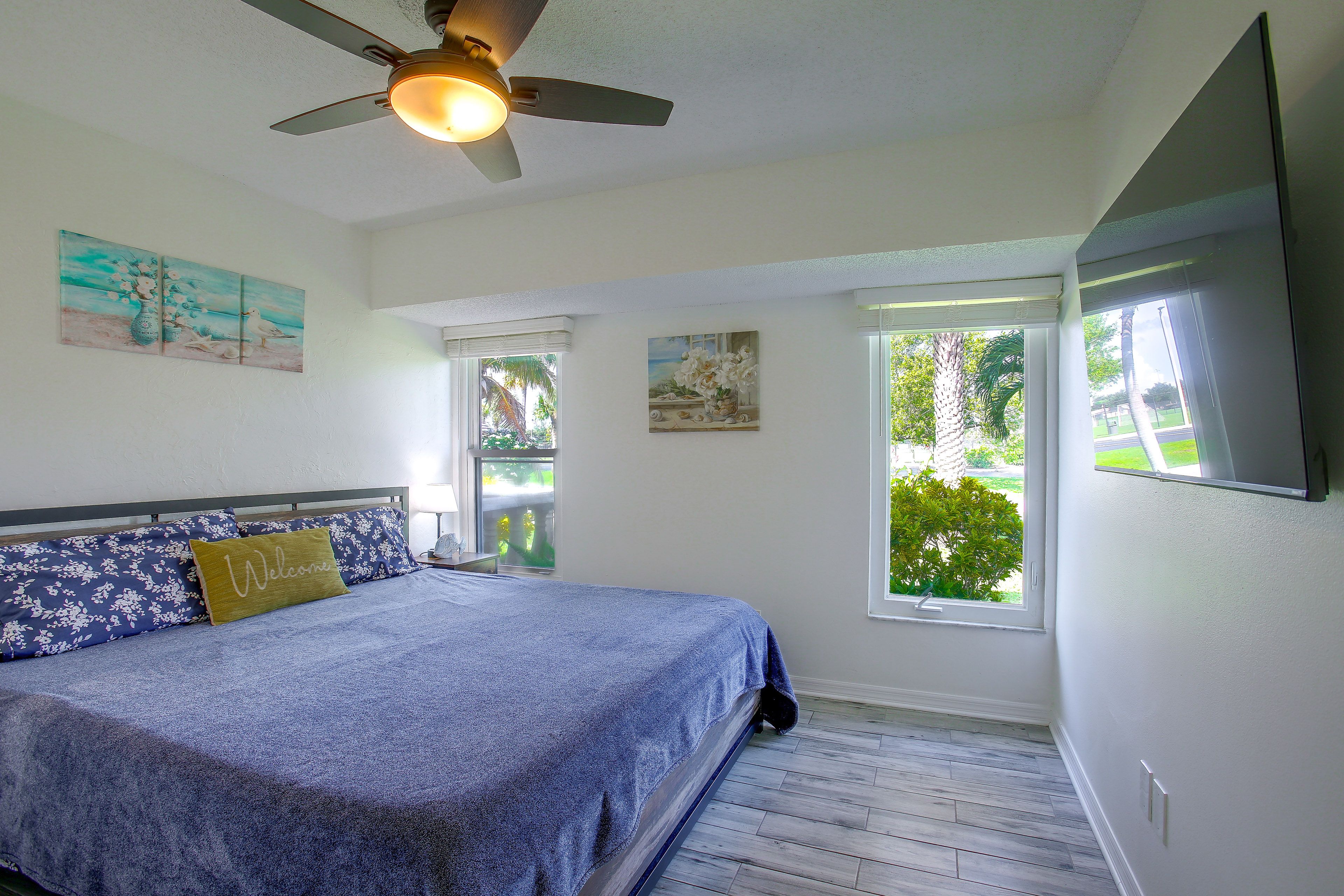 Bedroom | King Bed
