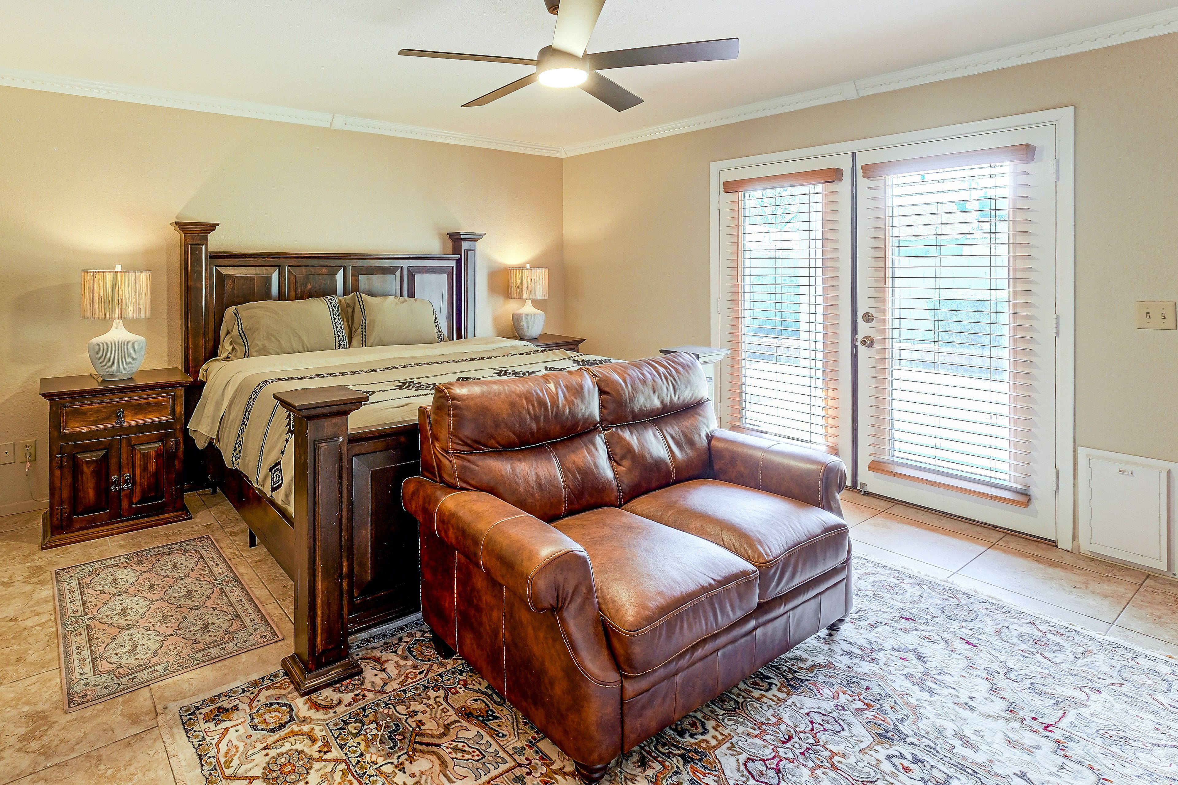 Bedroom | King Bed | Smart TV
