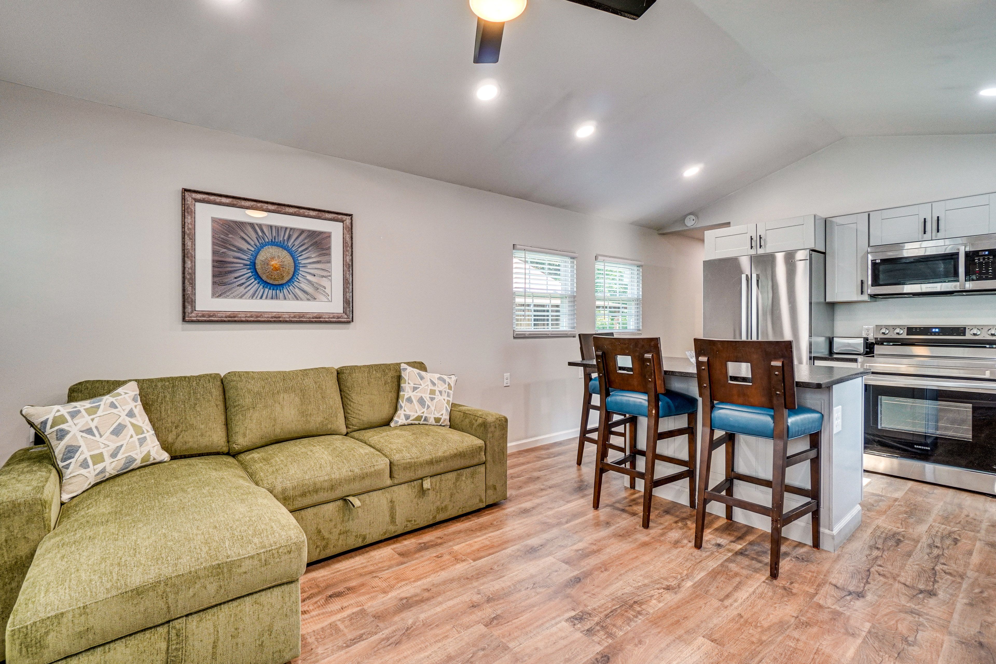 Pigeon Forge Vacation Rental | 1BR | 1BA | 625 Sq Ft | 3 Steps to Enter