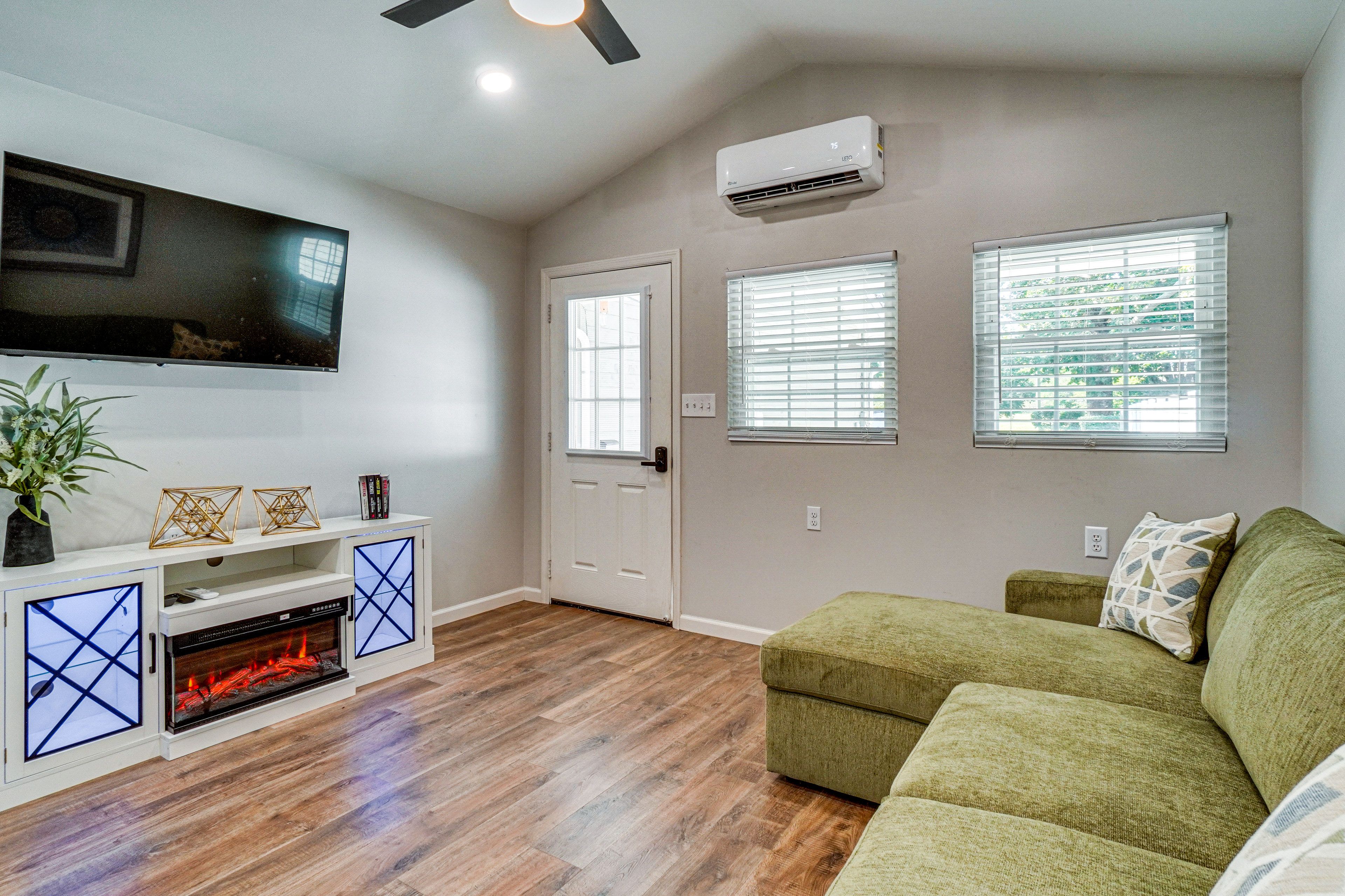 Living Room | Full Sleeper Sofa