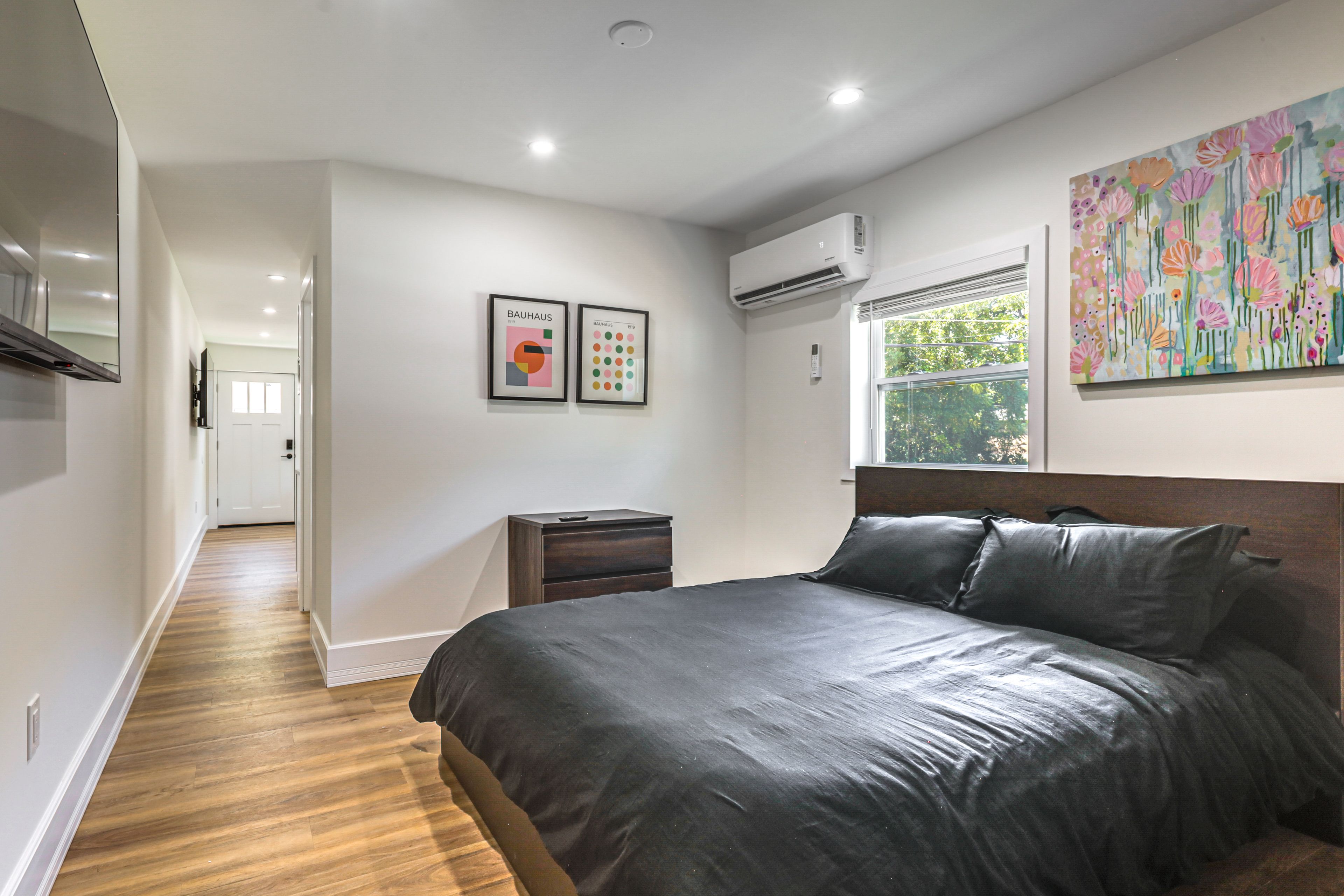 Bedroom Space | Queen Bed