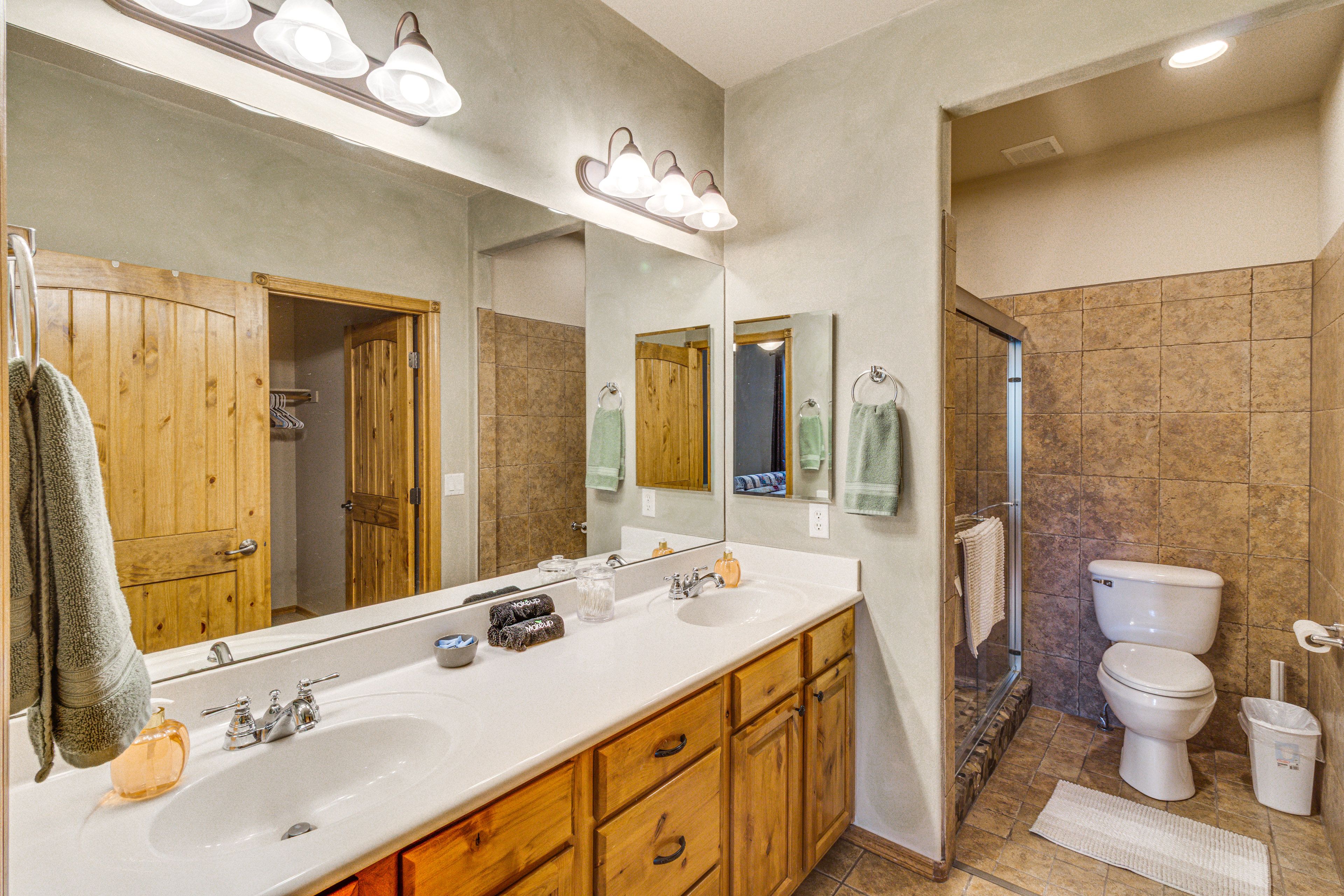 En-Suite Bathroom