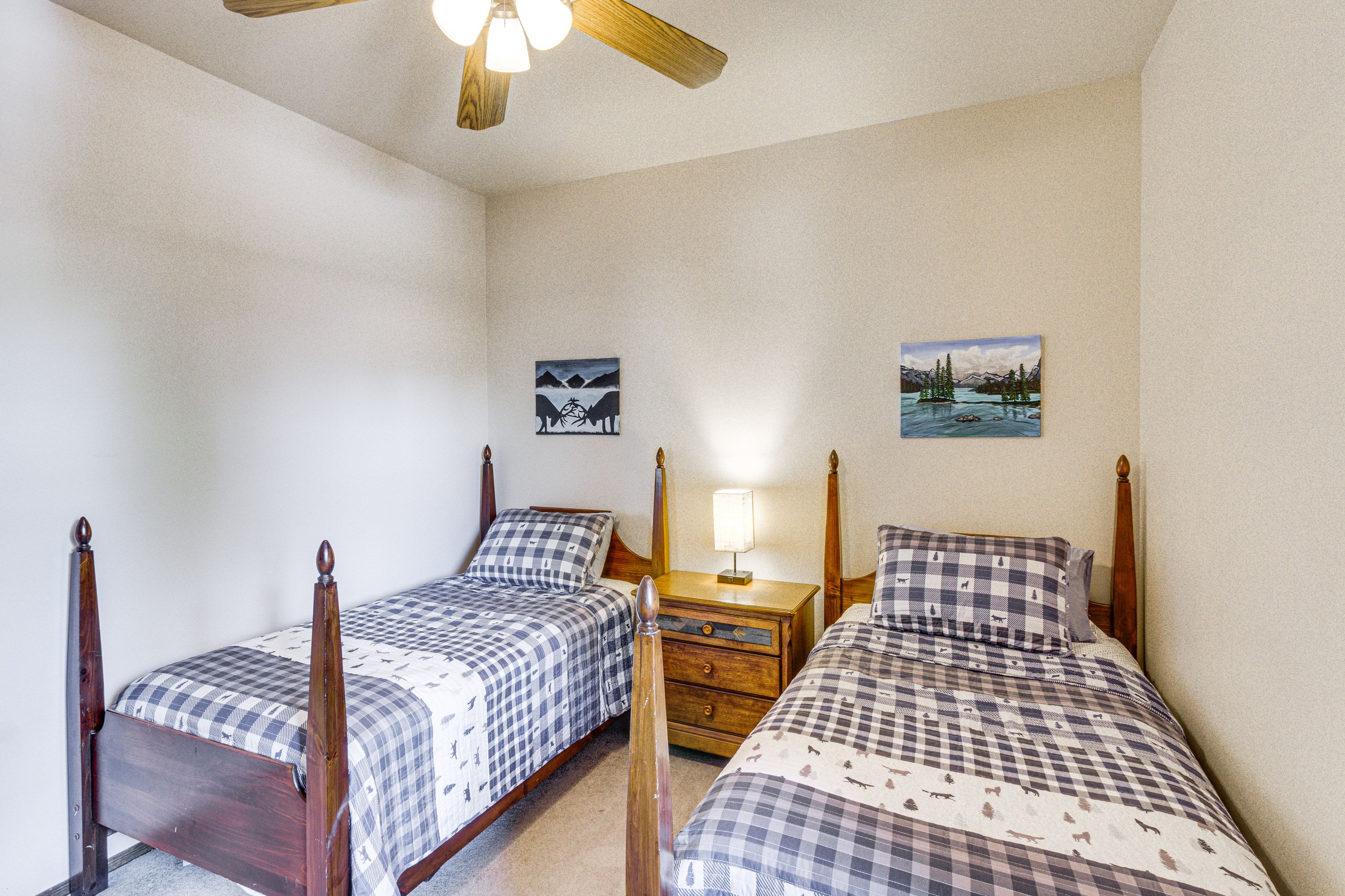 Bedroom 2 | 2 Twin Beds