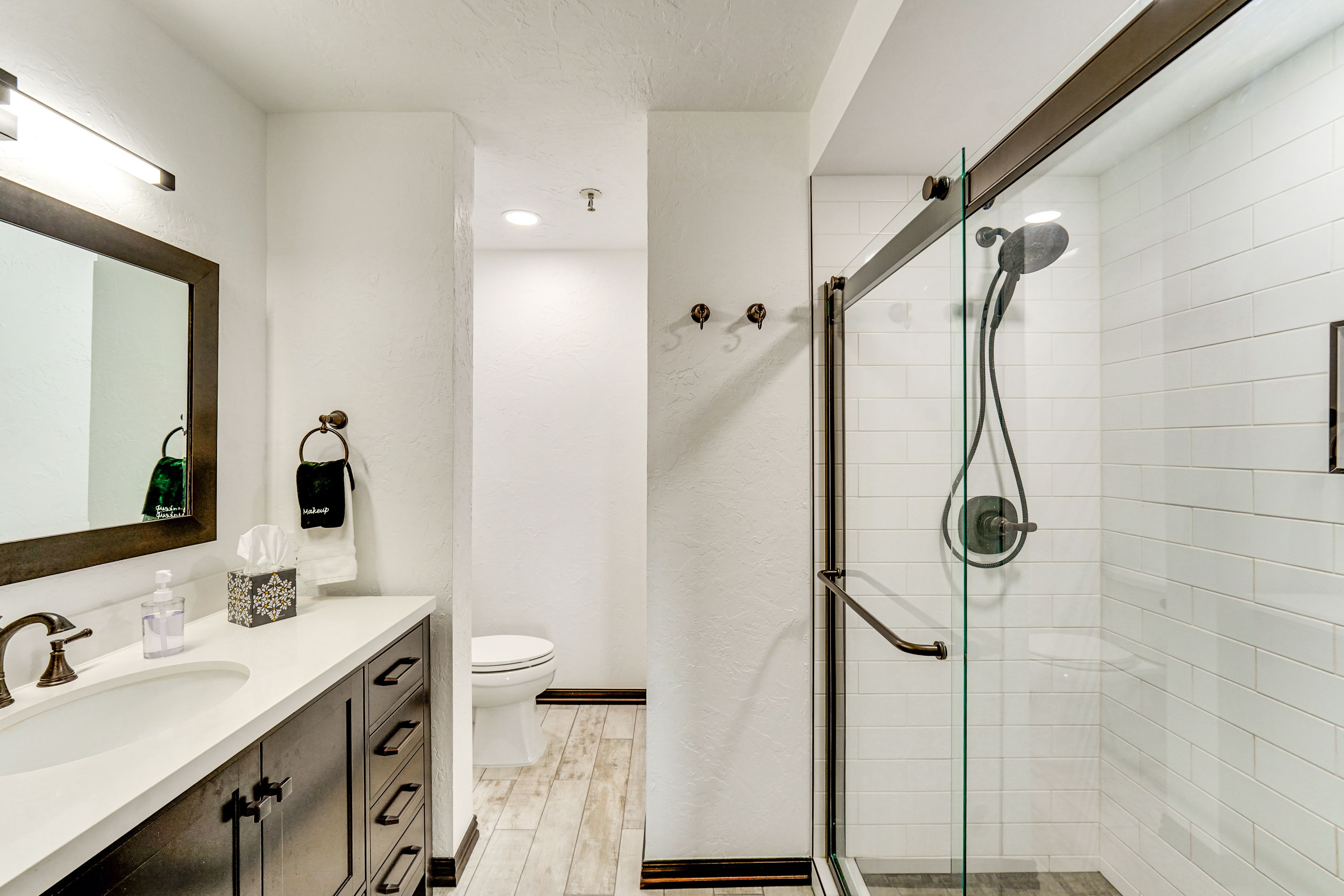 En-Suite Bathroom | Towels & Linens Provided