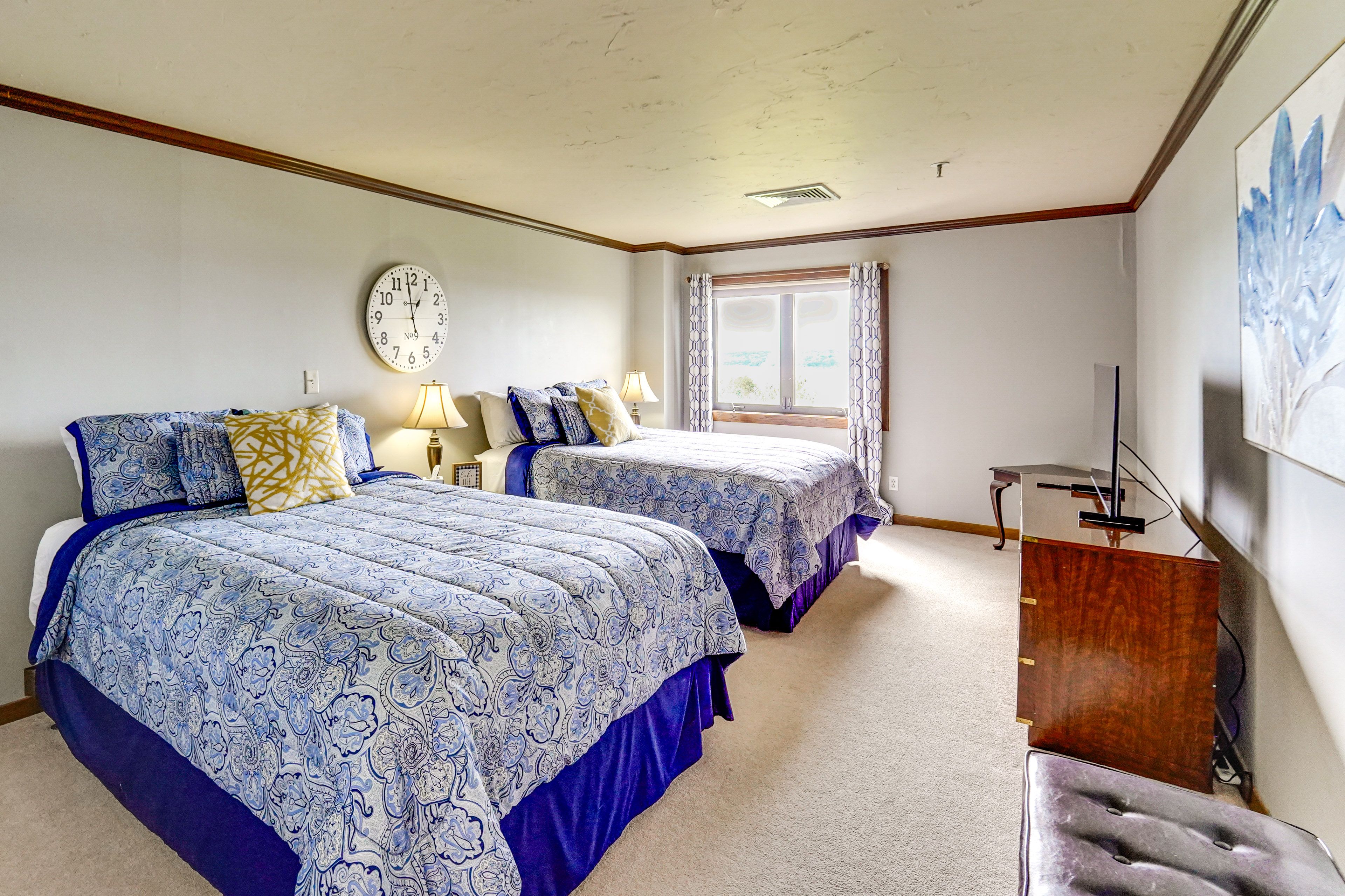 Bedroom | 2 Queen Beds
