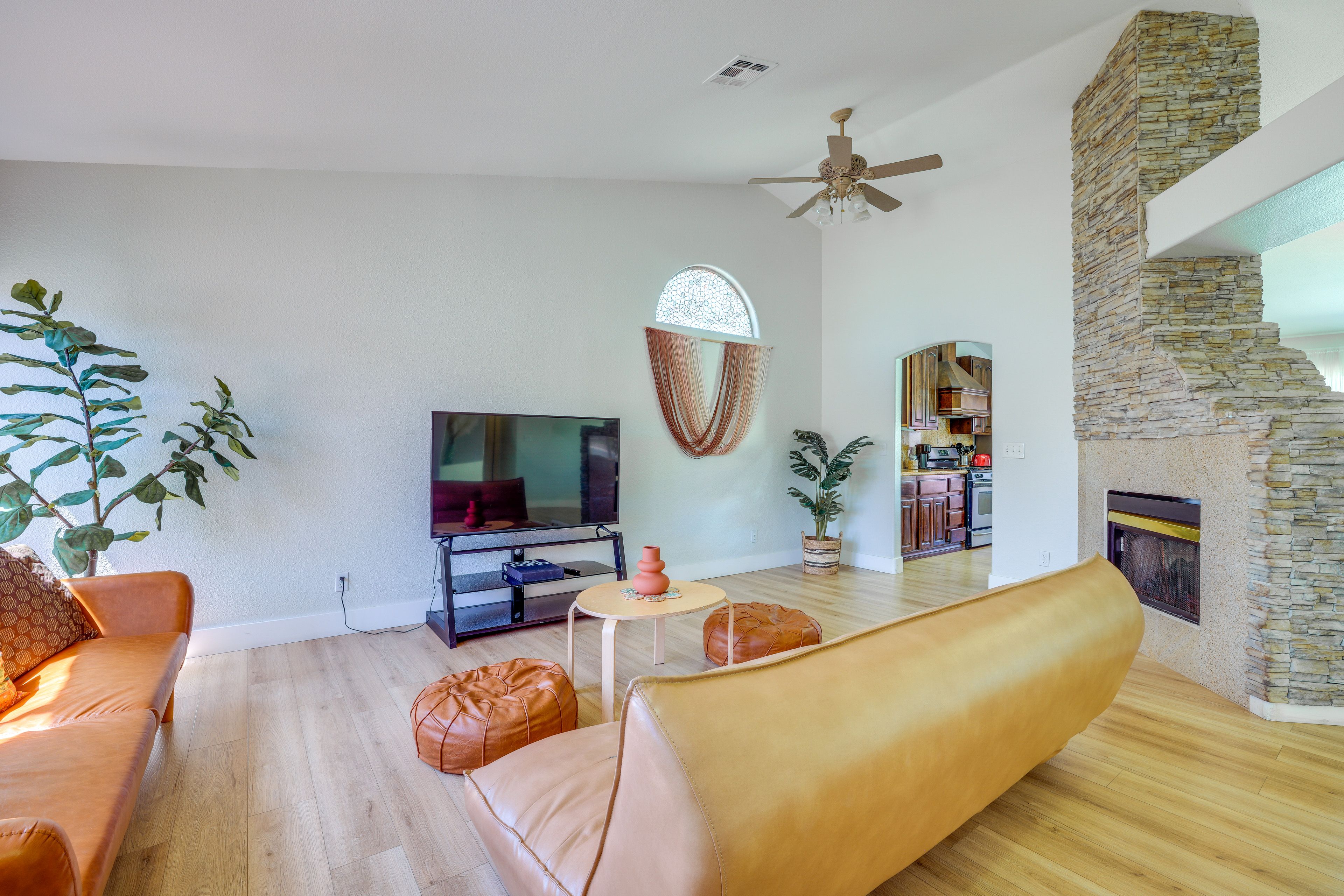 Living Room | 2 Full Futons | Smart TV