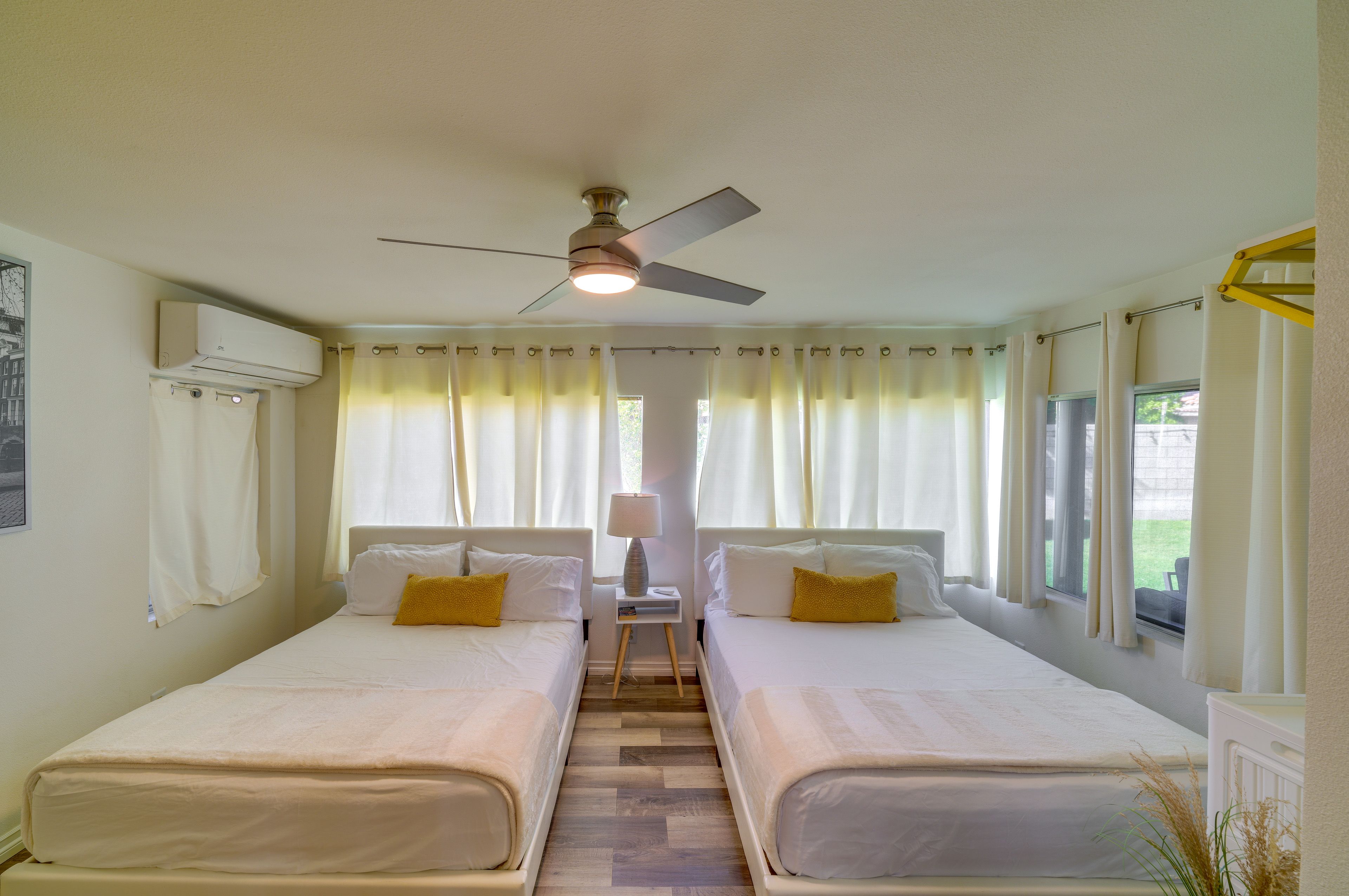 Bedroom | 2 Queen Beds