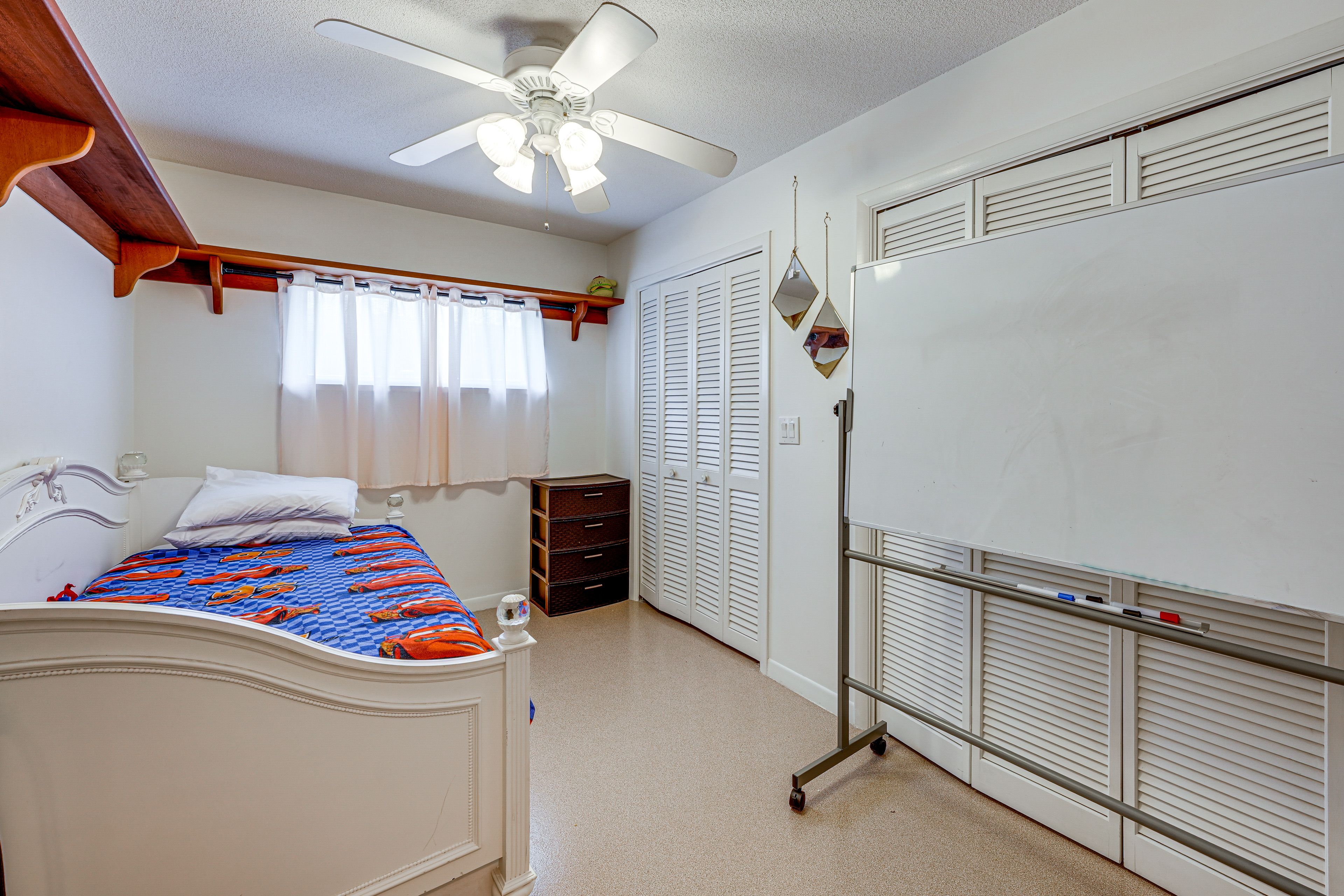 Bedroom 4 | Twin Daybed w/ Twin Trundle