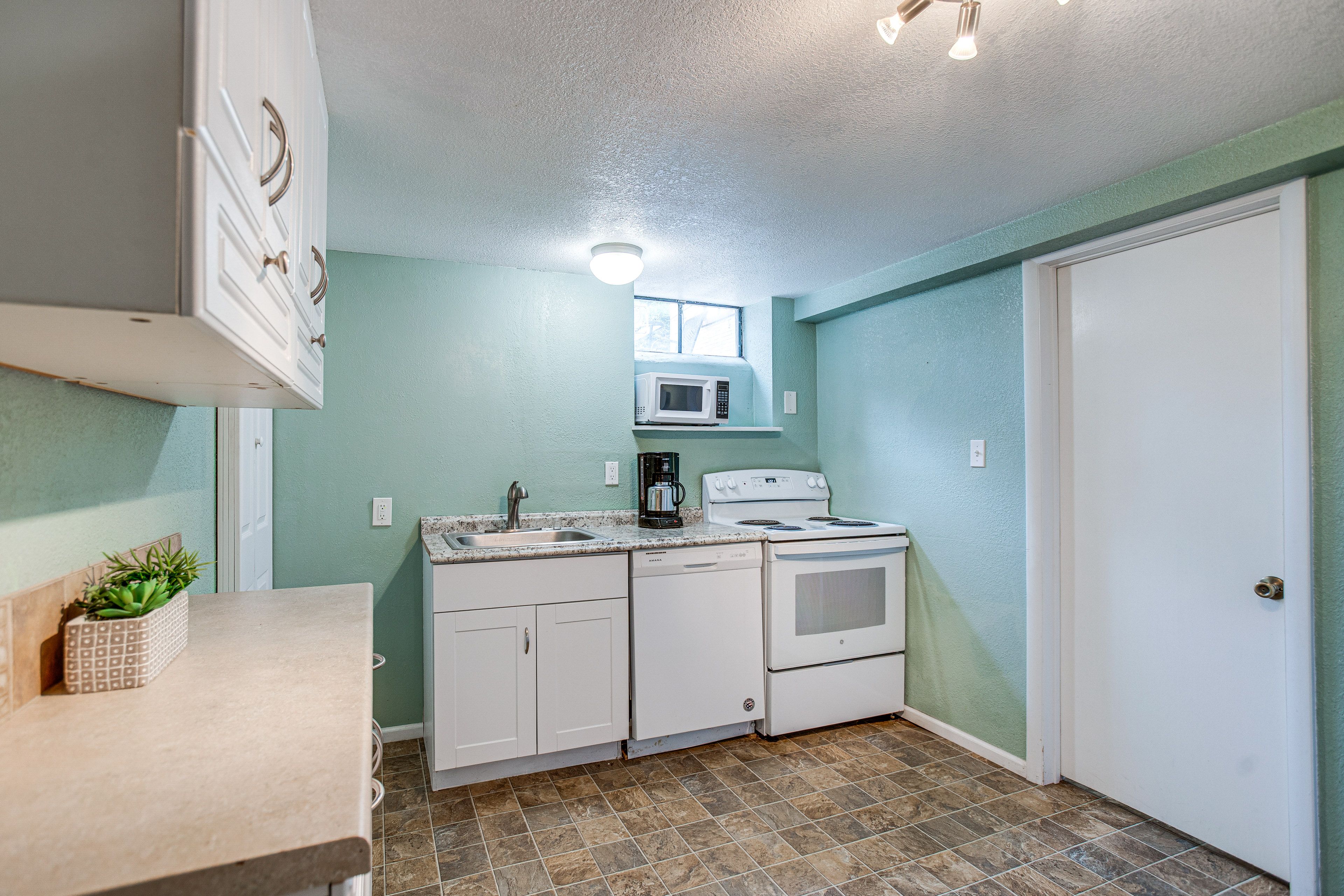 2nd Kitchen | Basement