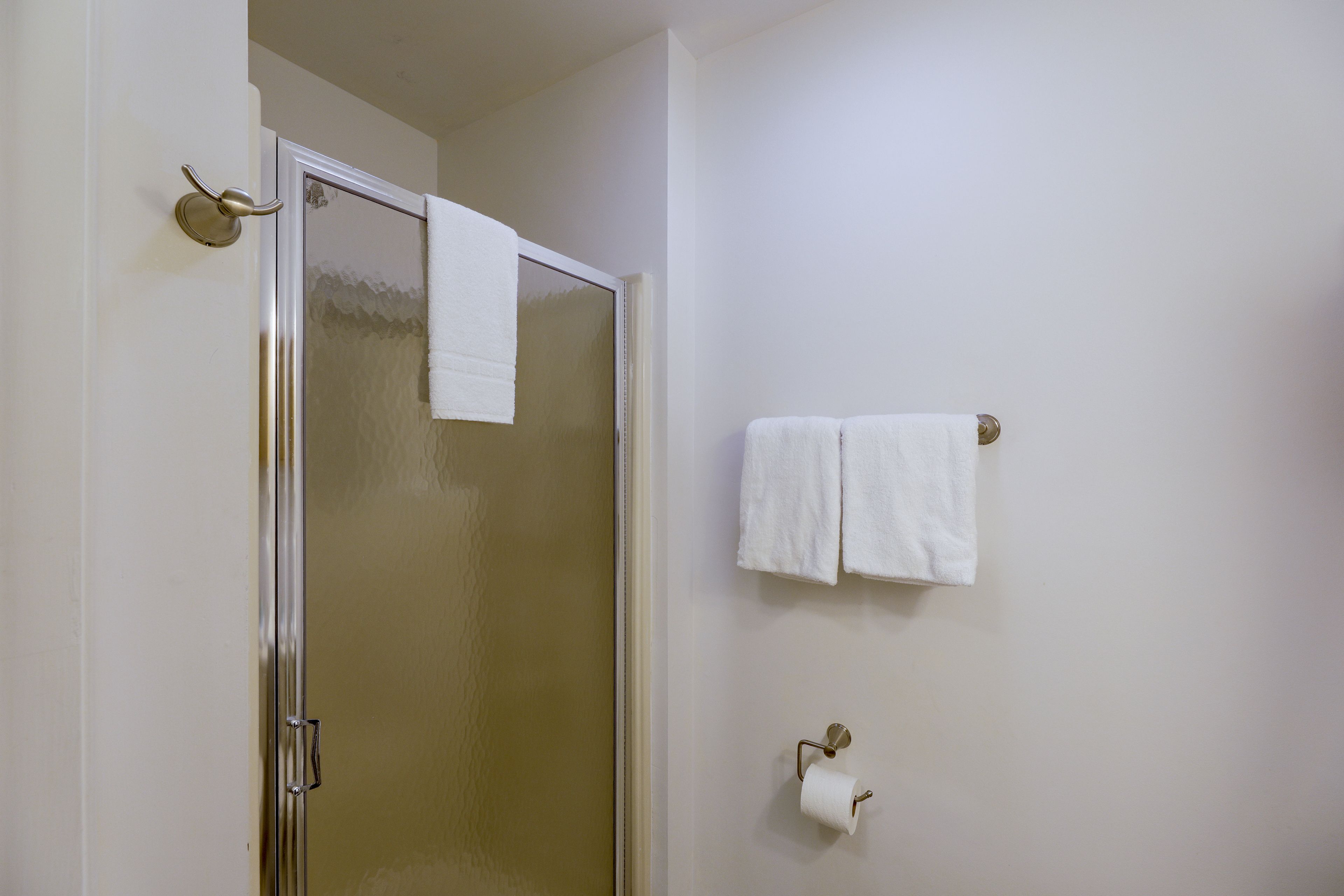 Full Bathroom | 1st Floor