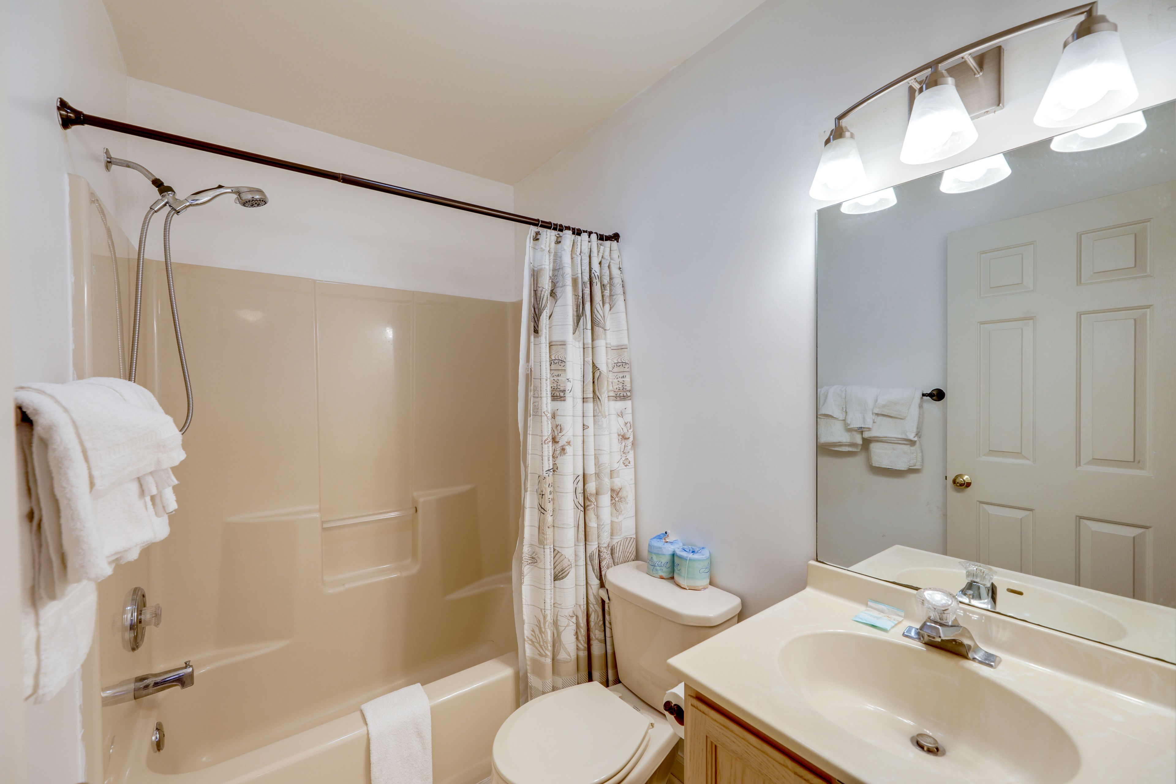 Full Bathroom | Basement Floor