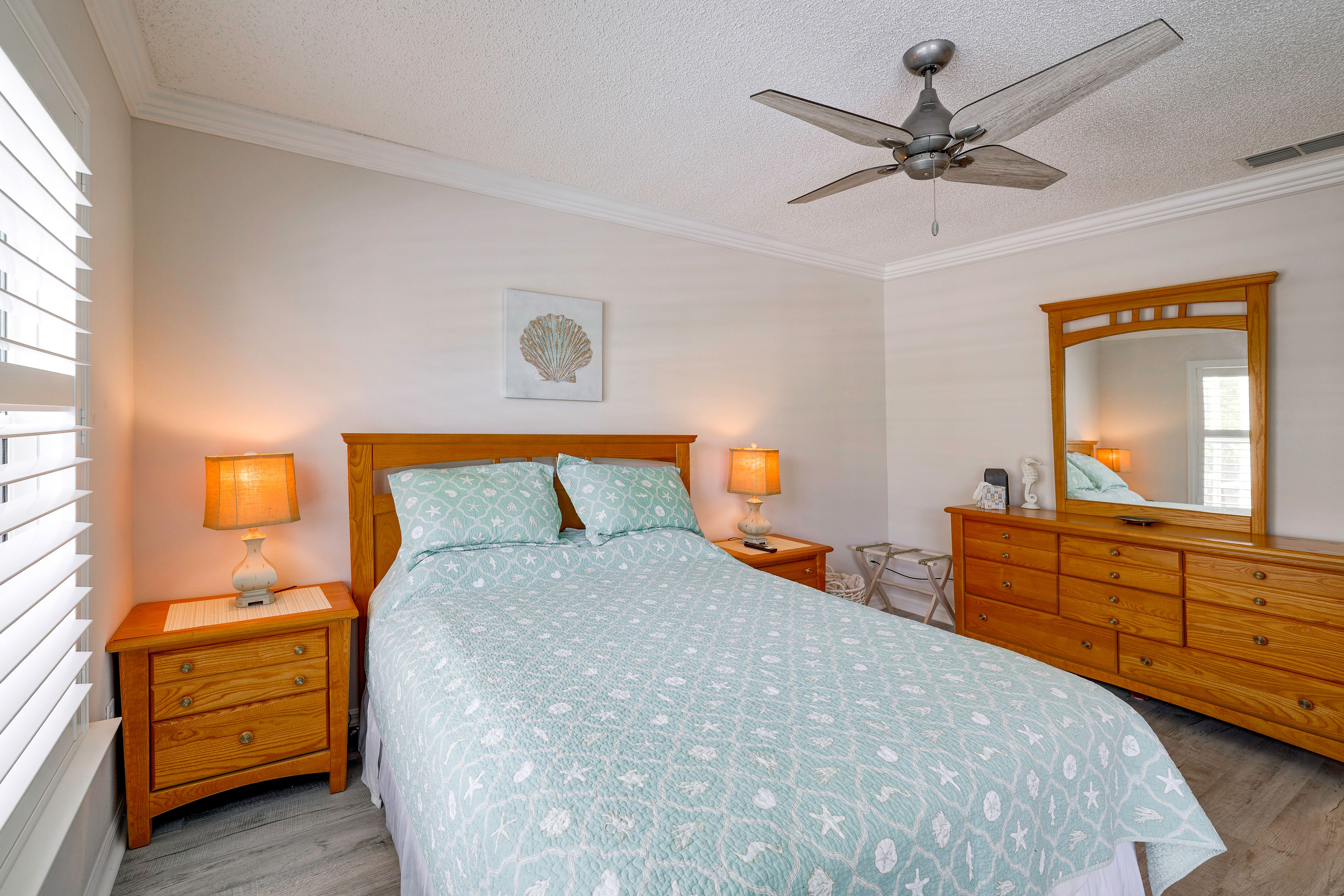 Bedroom 2 | Queen Bed
