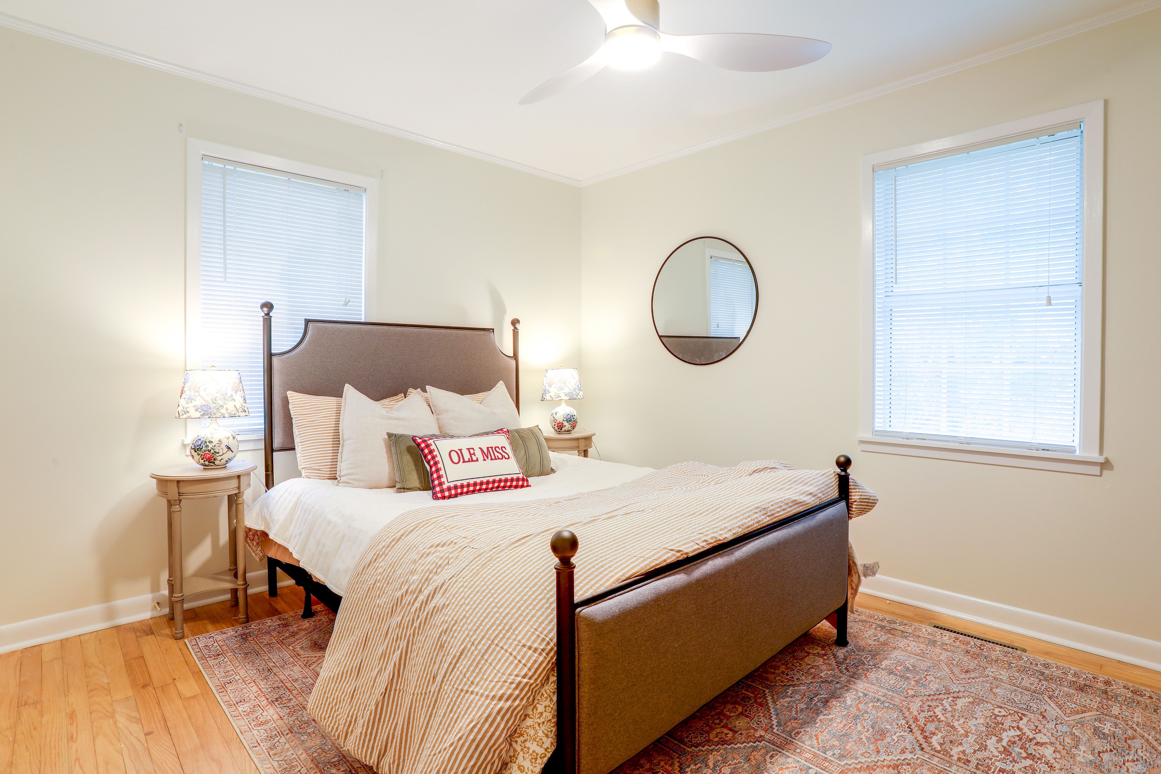 Bedroom 1 | Queen Bed