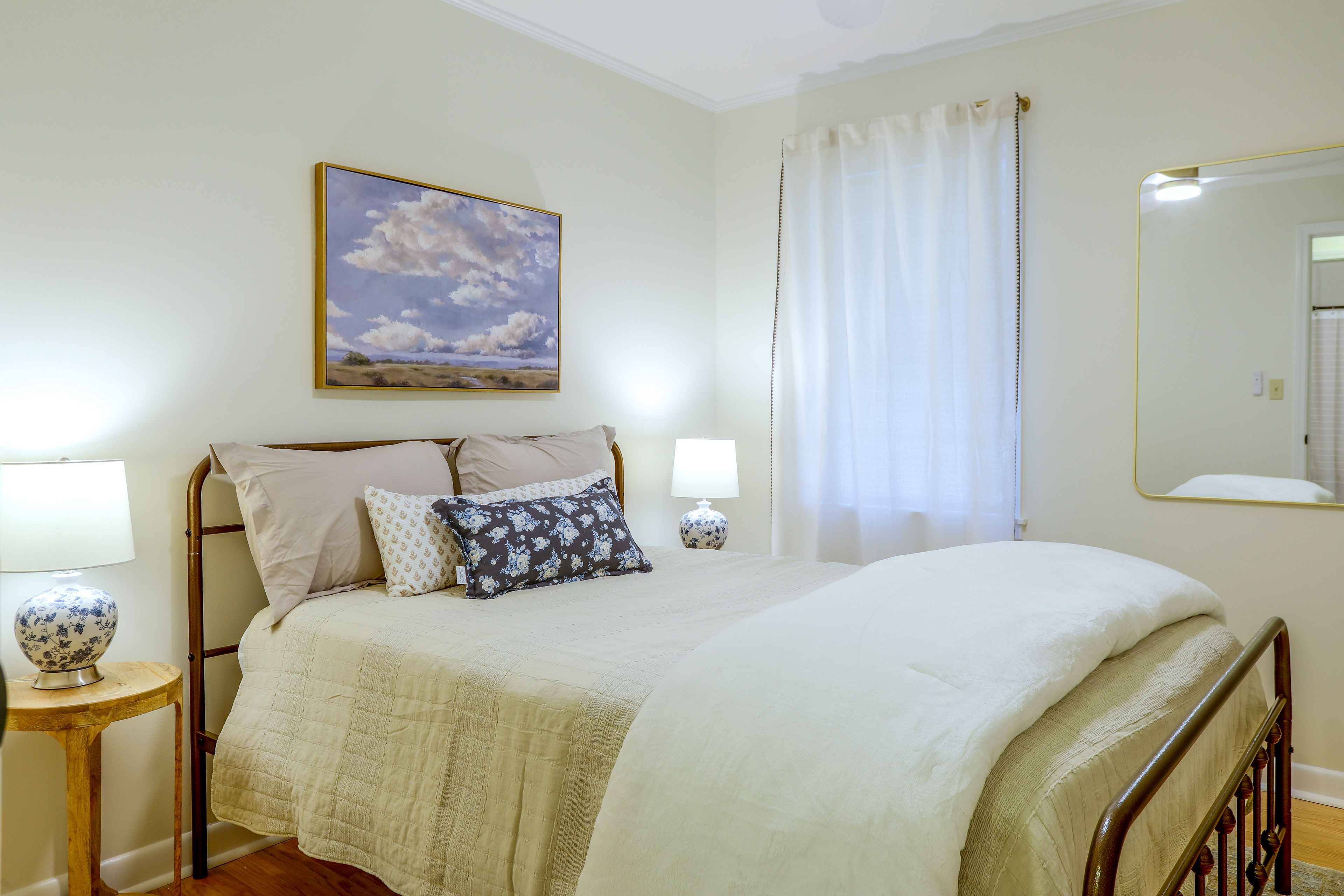 Bedroom 2 | Queen Bed
