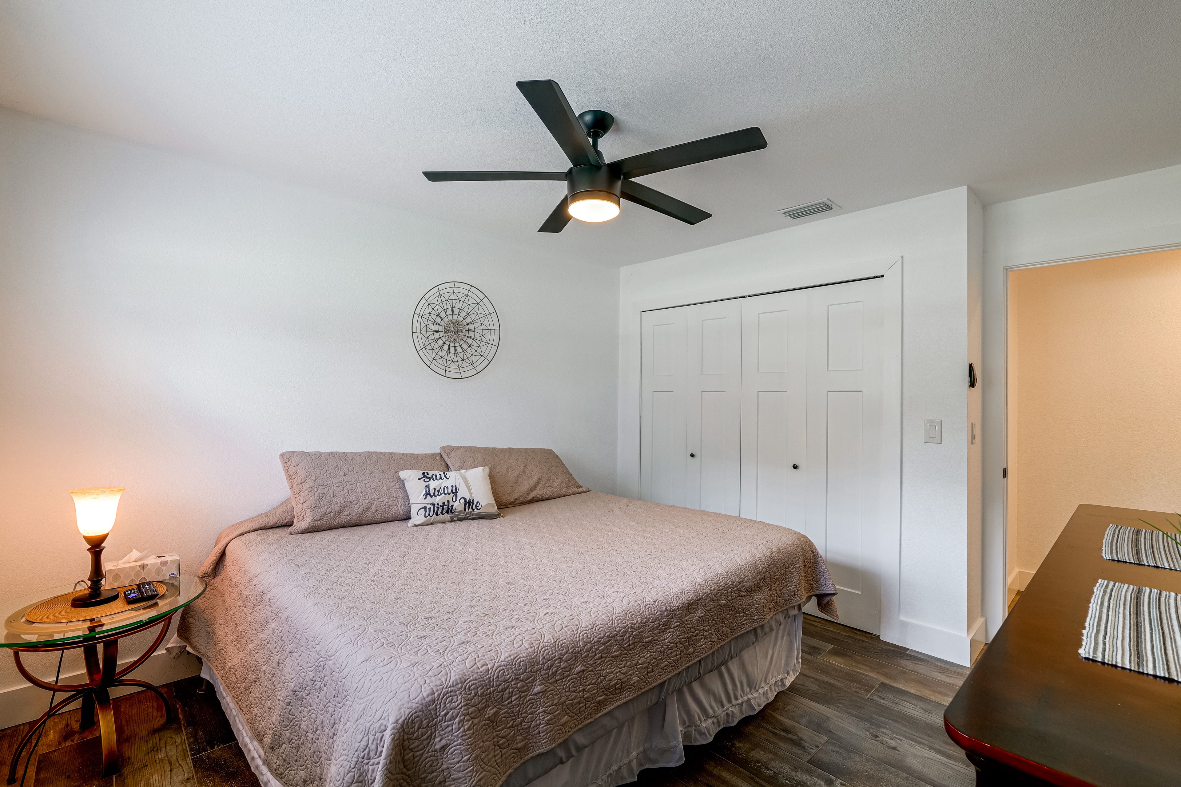 Bedroom 2 | King Bed