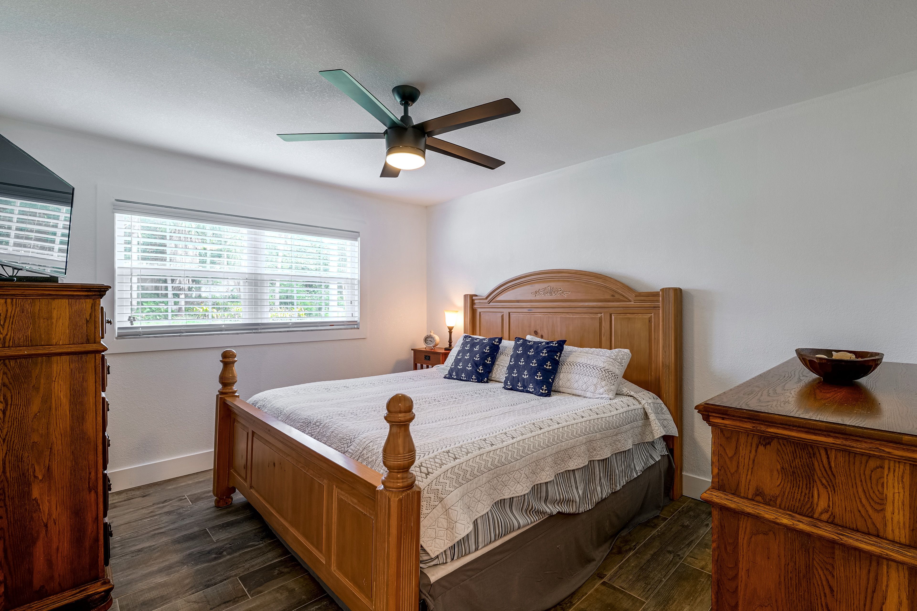 Bedroom 3 | King Bed