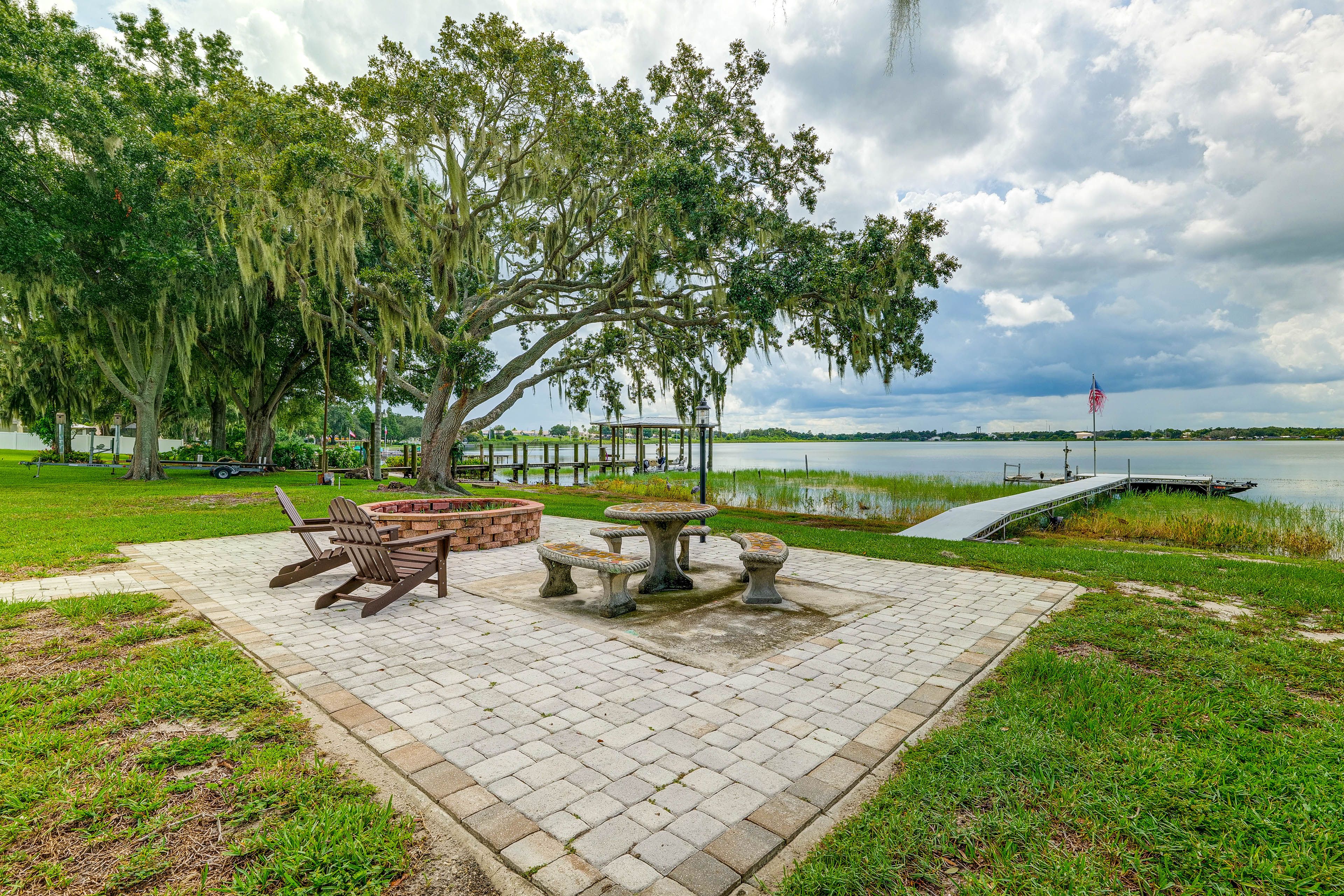 Winter Haven Vacation Rental | 3BR | 3BA | 1,902 Sq Ft | Stairs Required