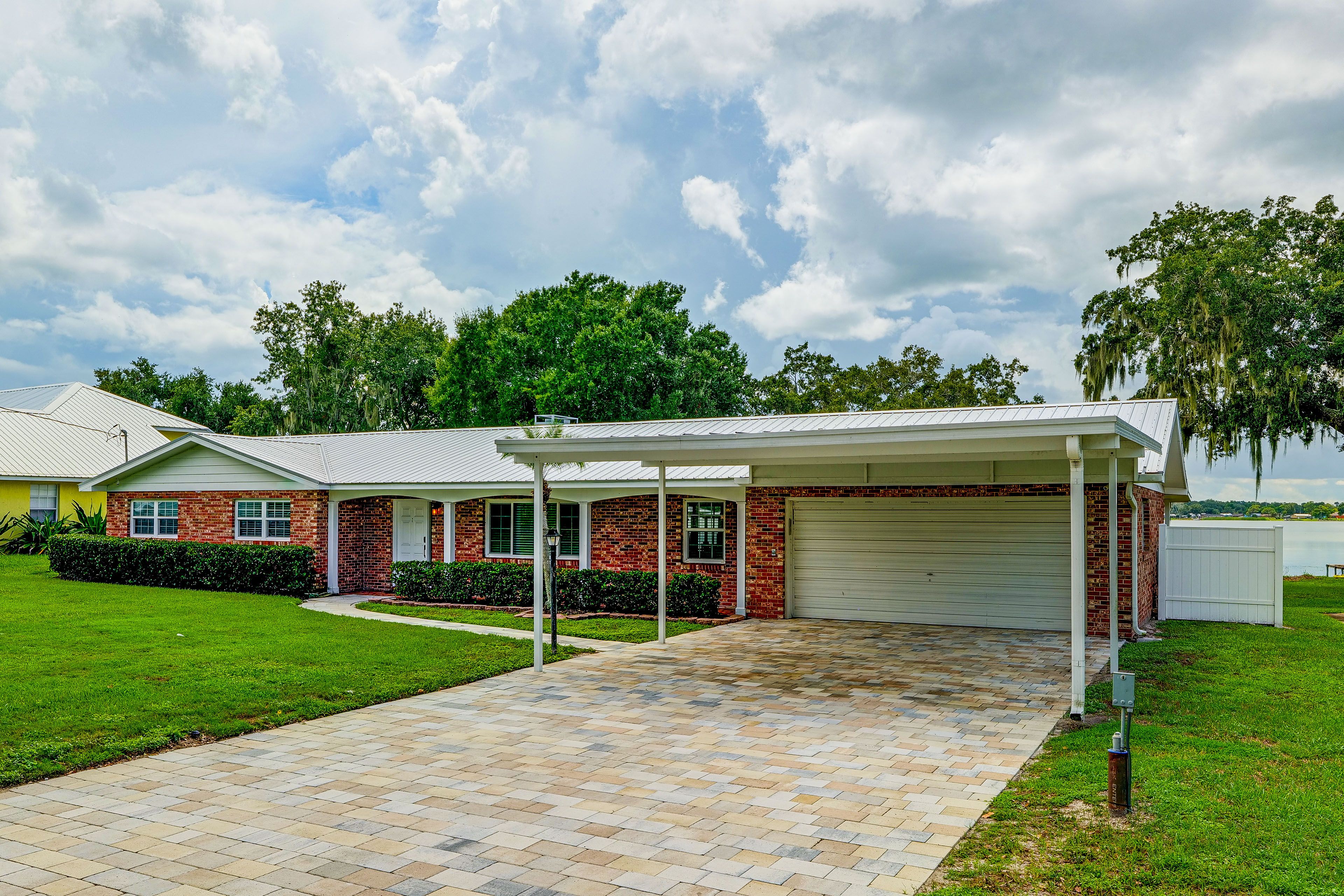Driveway Parking (4 Vehicles) | No Garage Access