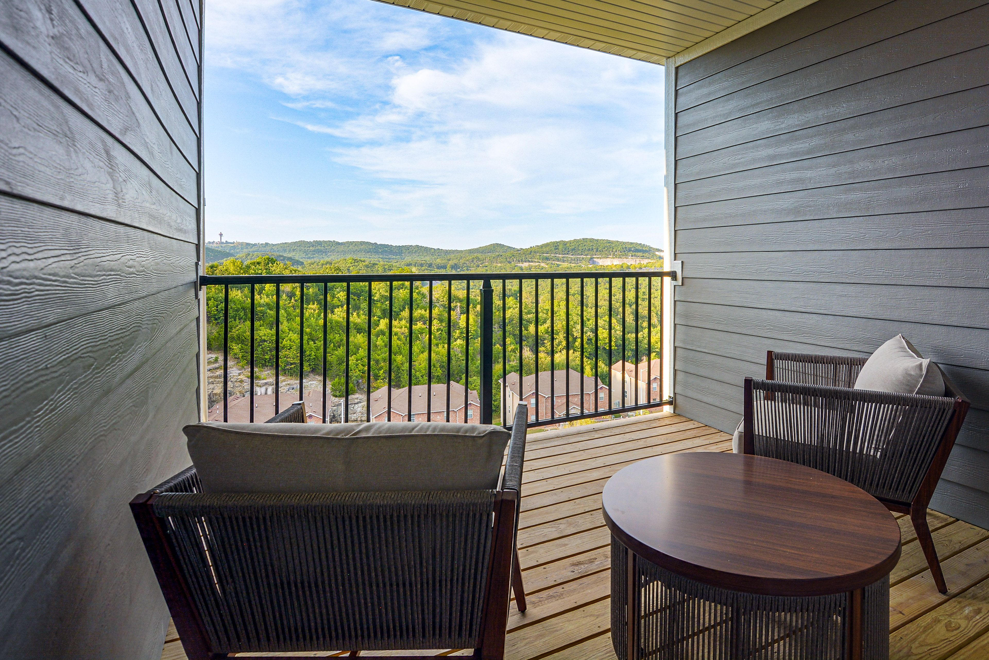 Branson Vacation Rental | 4BR + Bonus Room | 3BA | 1,500 Sq Ft | Stairs Required