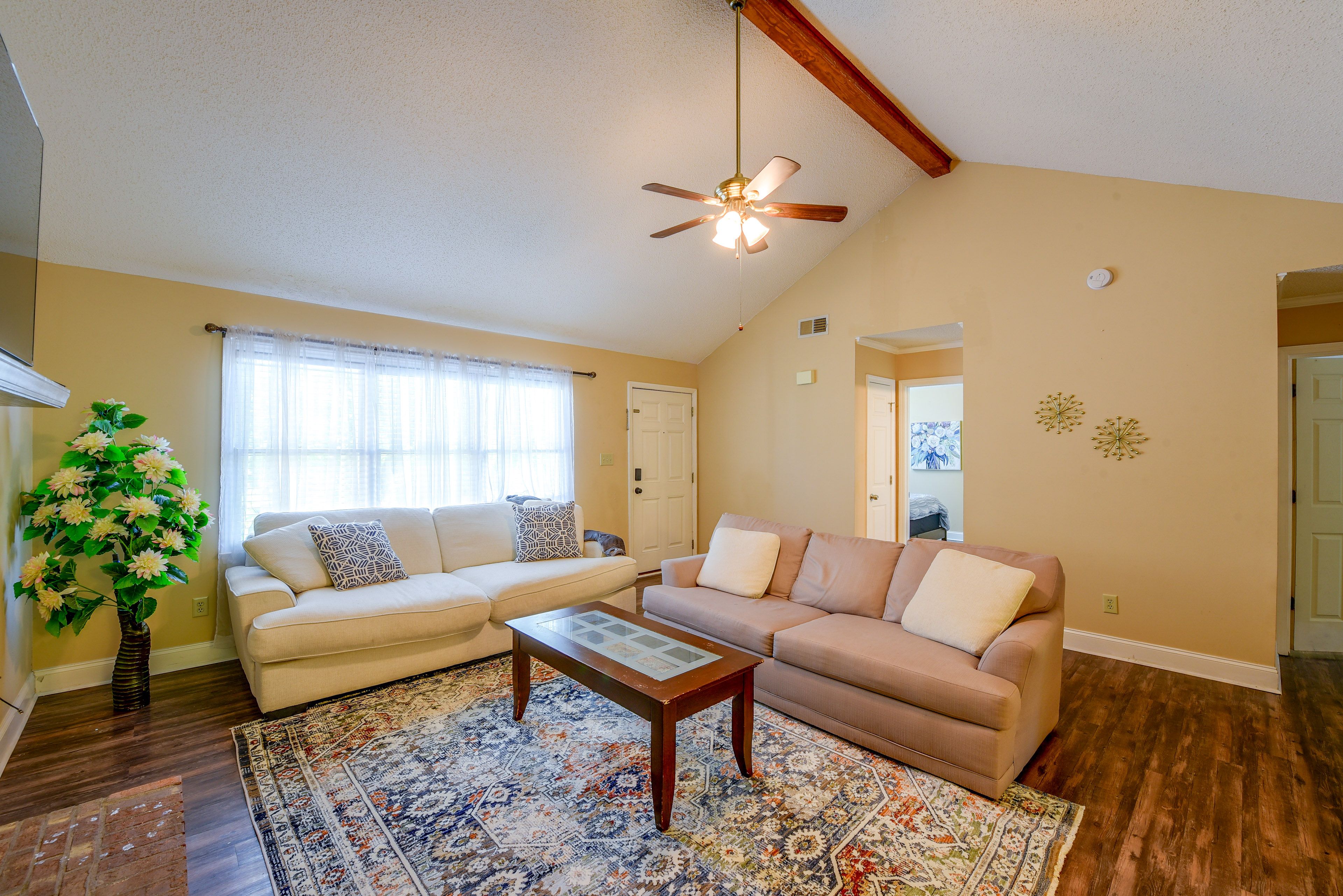 Living Room | Smart TV