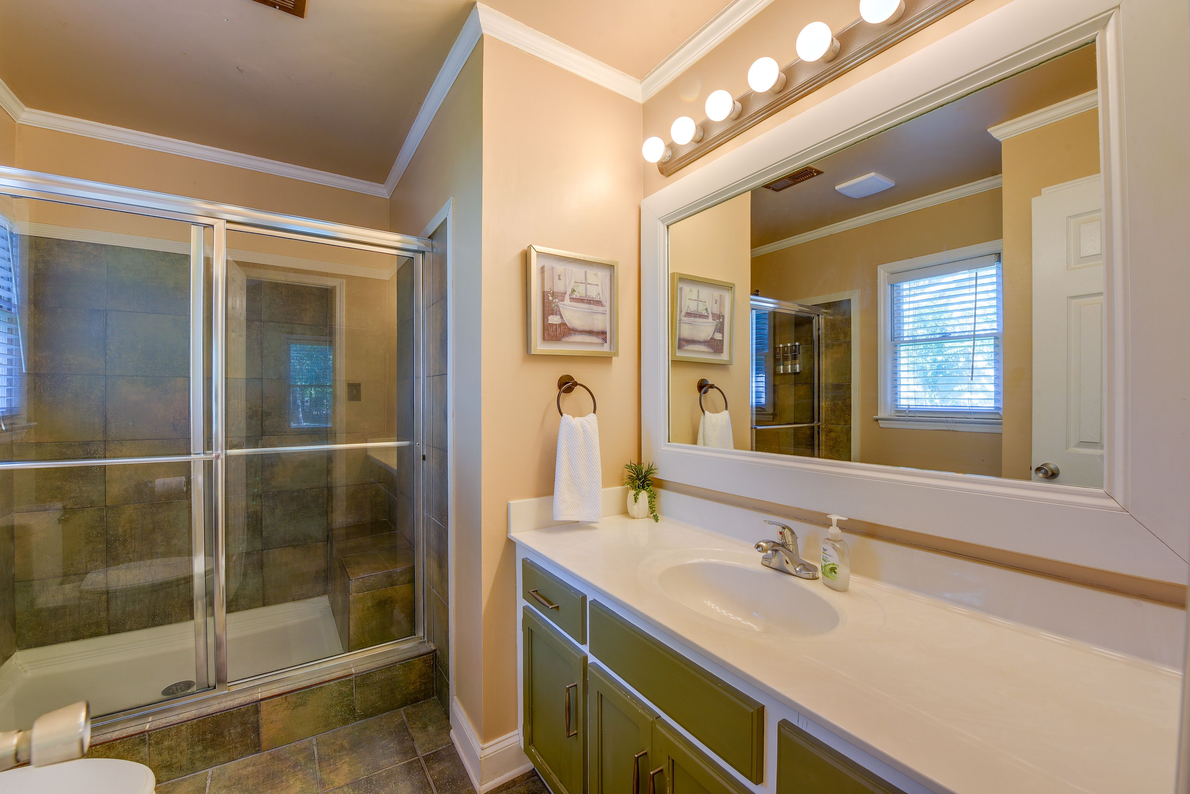 En-Suite Bathroom