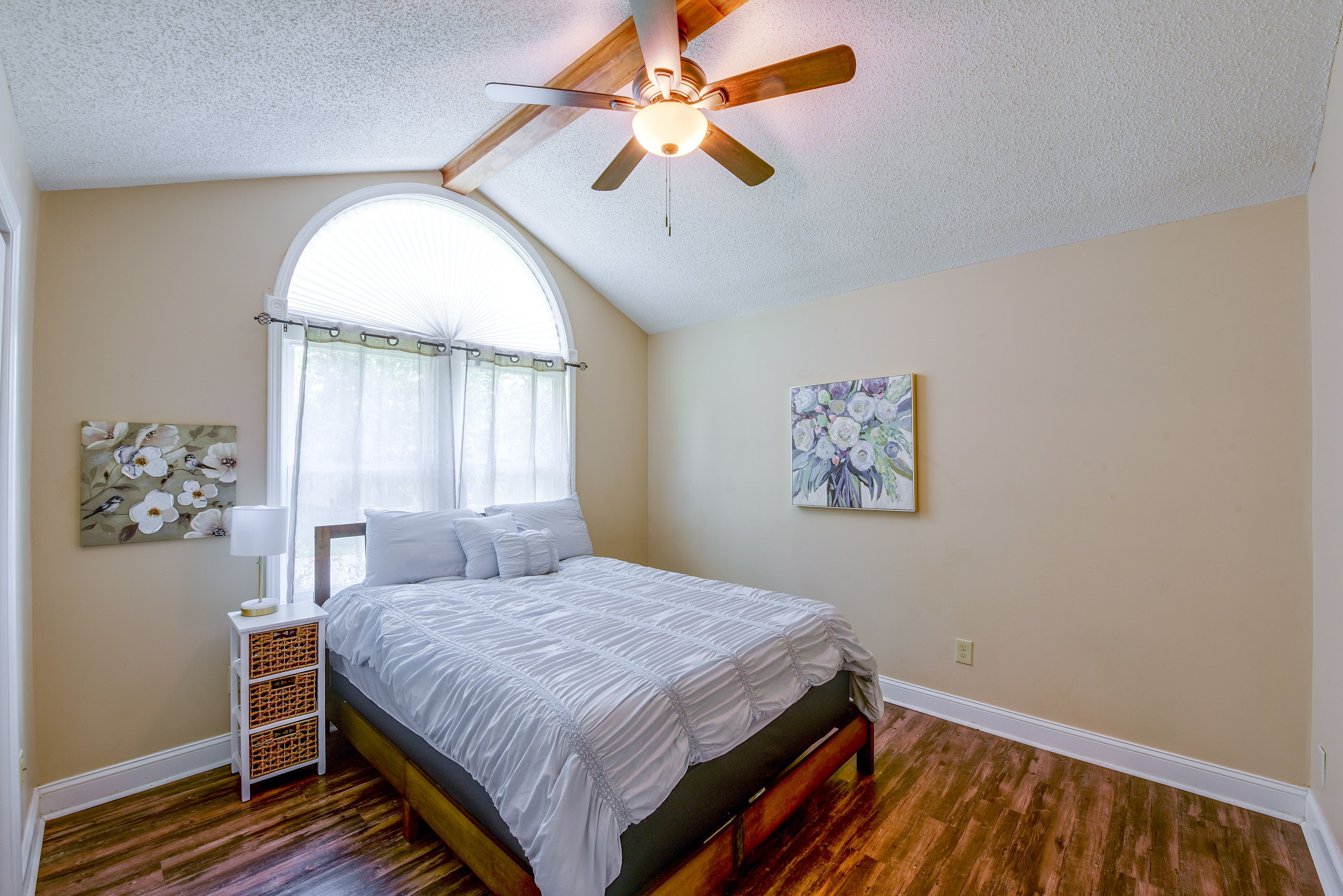 Bedroom 3 | Queen Bed