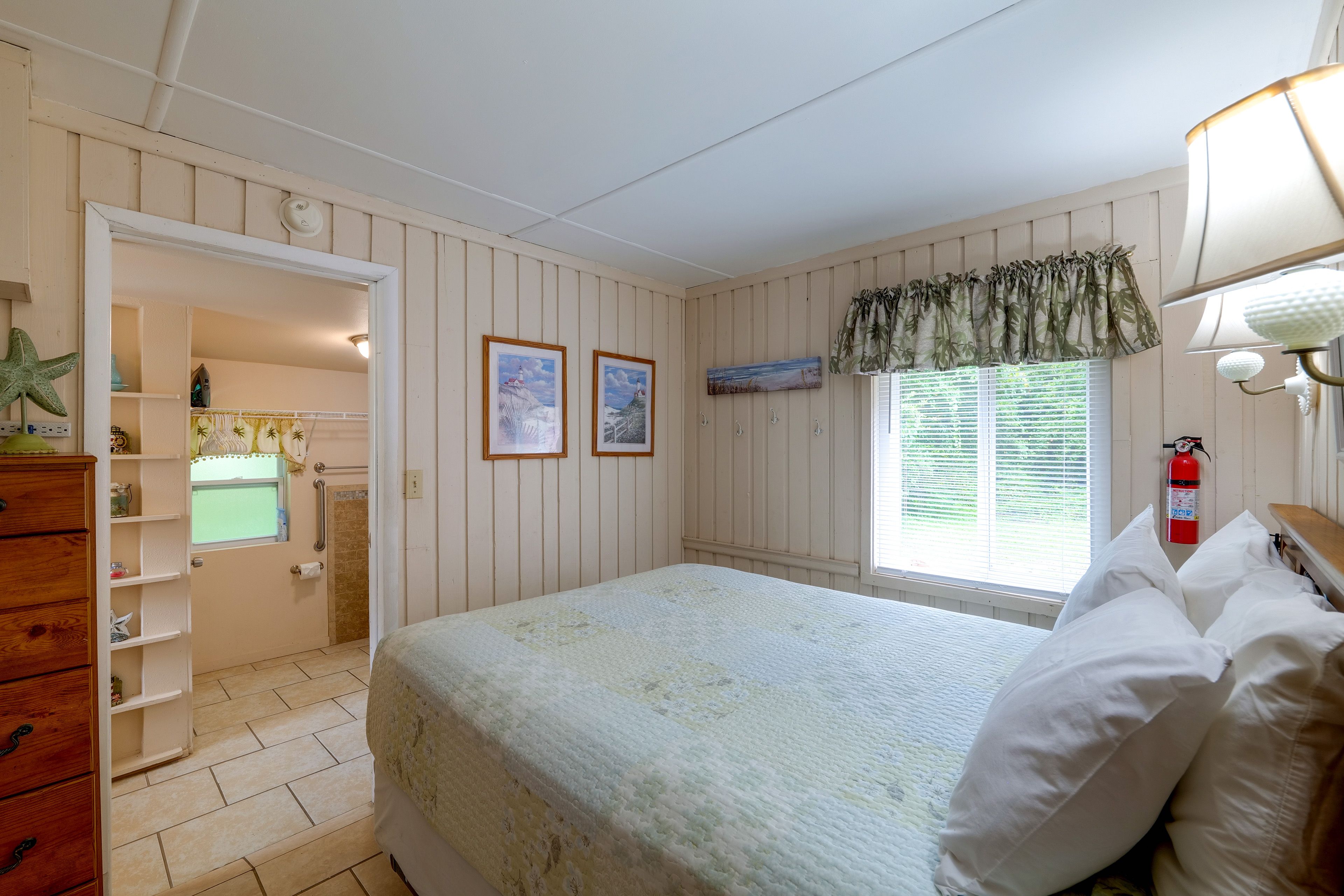 Bedroom 1 | Queen Bed | Main Level