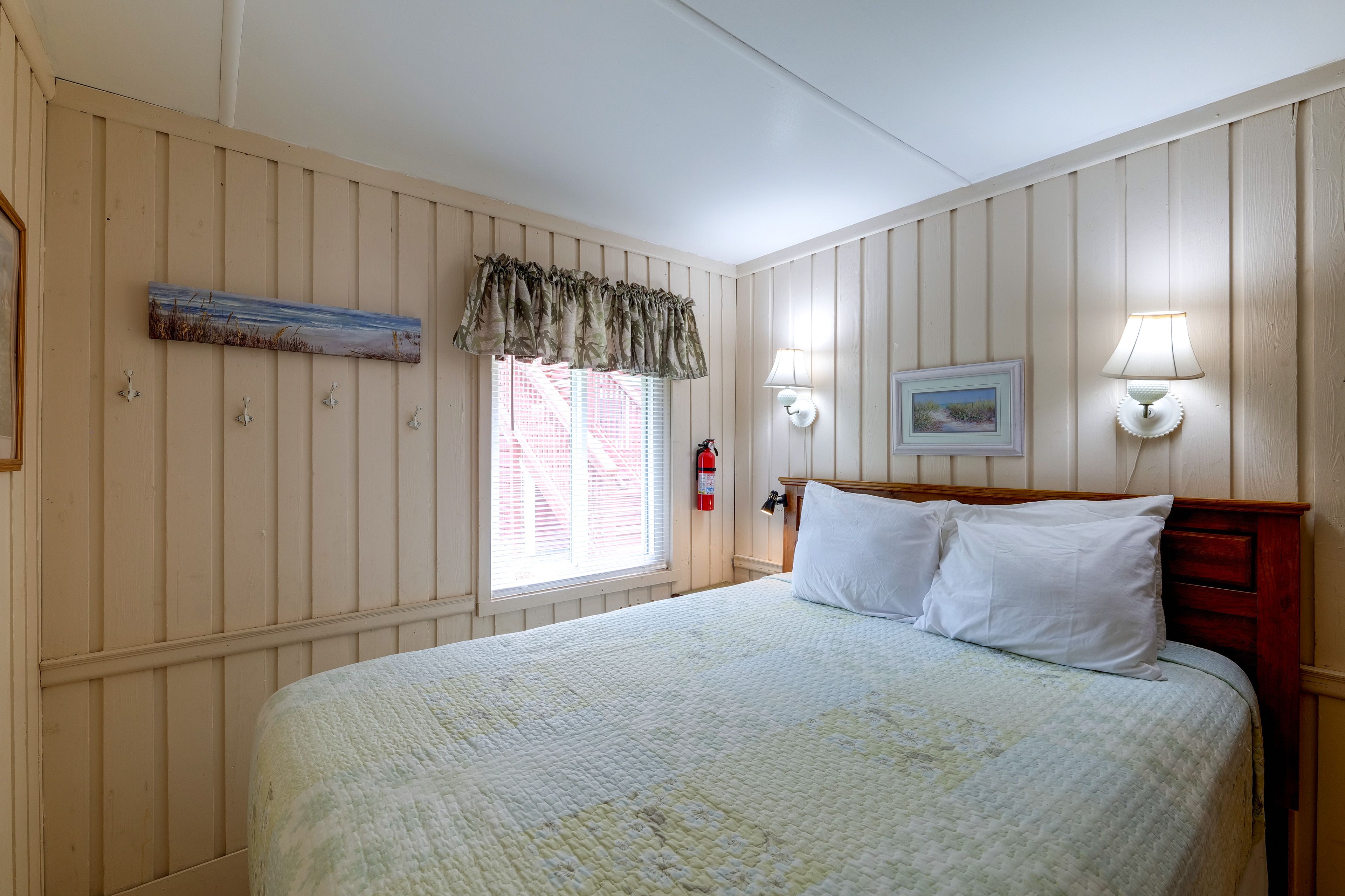 Bedroom 1 | Queen Bed | Main Level