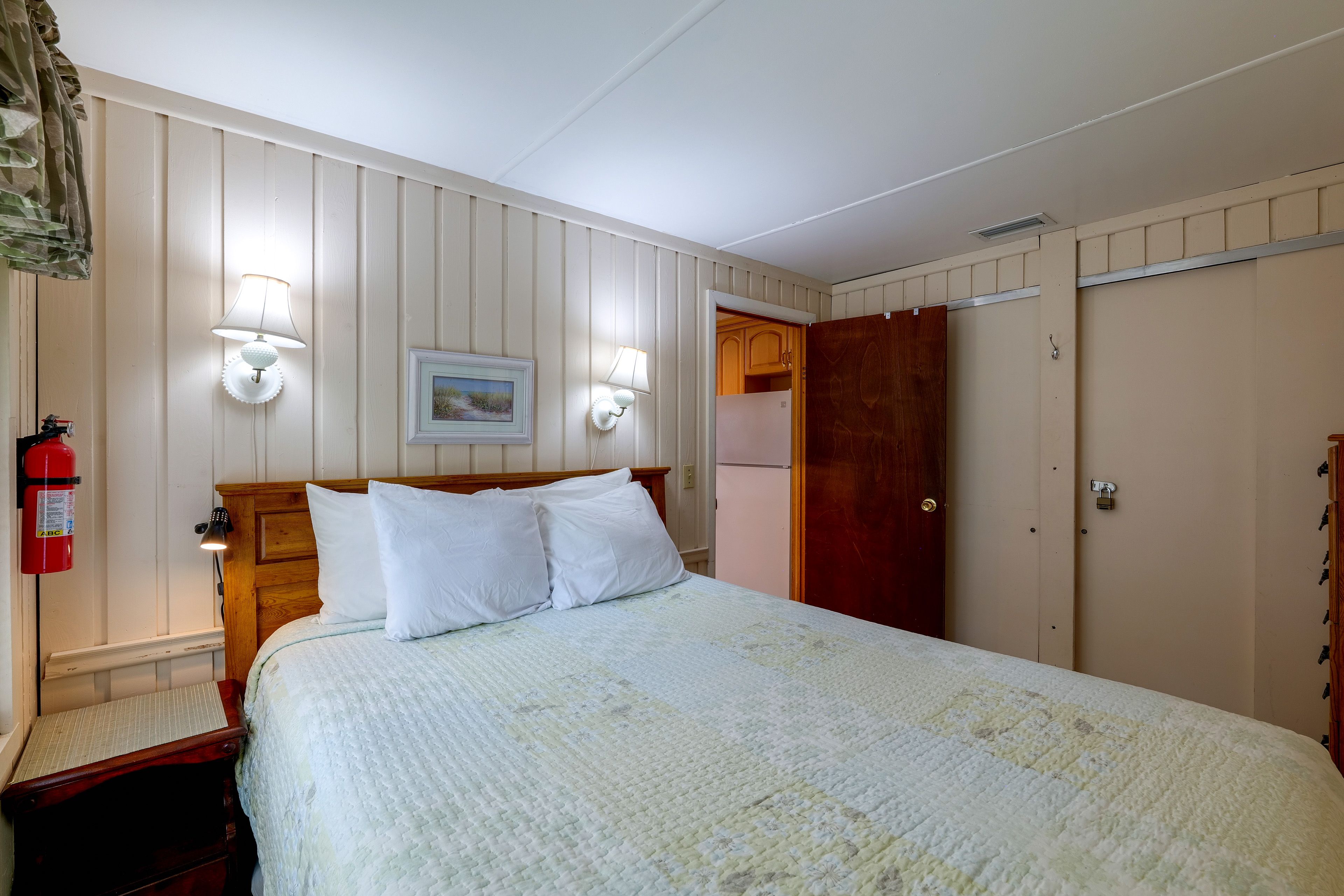 Bedroom 1 | Queen Bed | Main Level