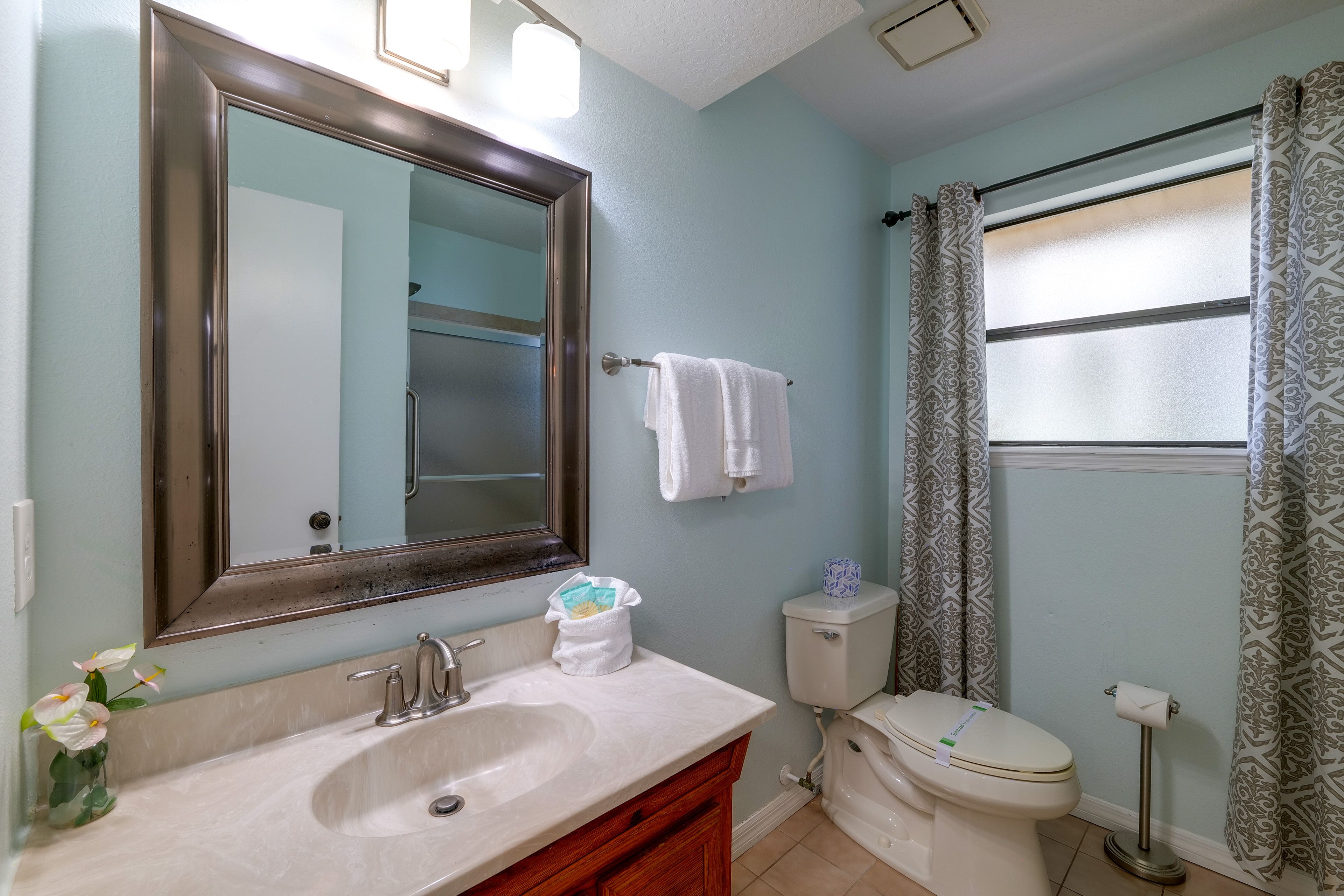 Bathroom | 1st Floor